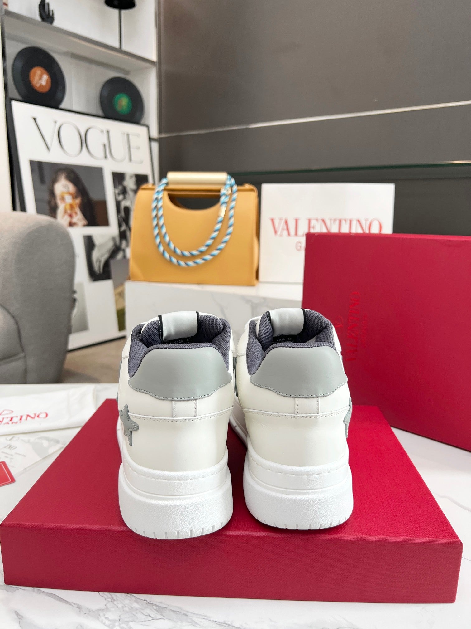 LuxluxHouse Best Quality Shoes Valentino