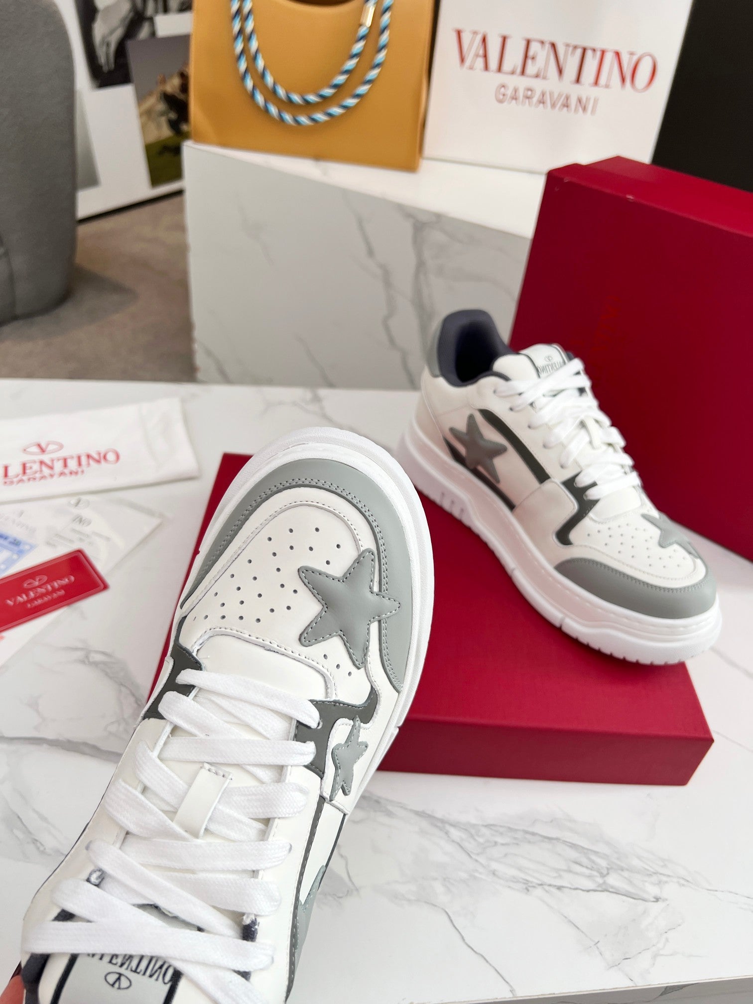 LuxluxHouse Best Quality Shoes Valentino
