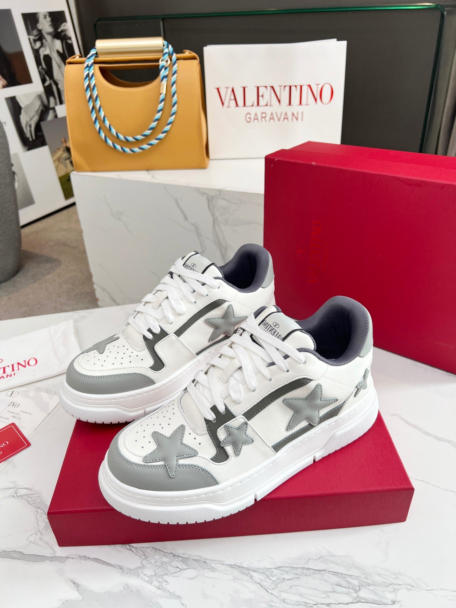 LuxluxHouse Best Quality Shoes Valentino