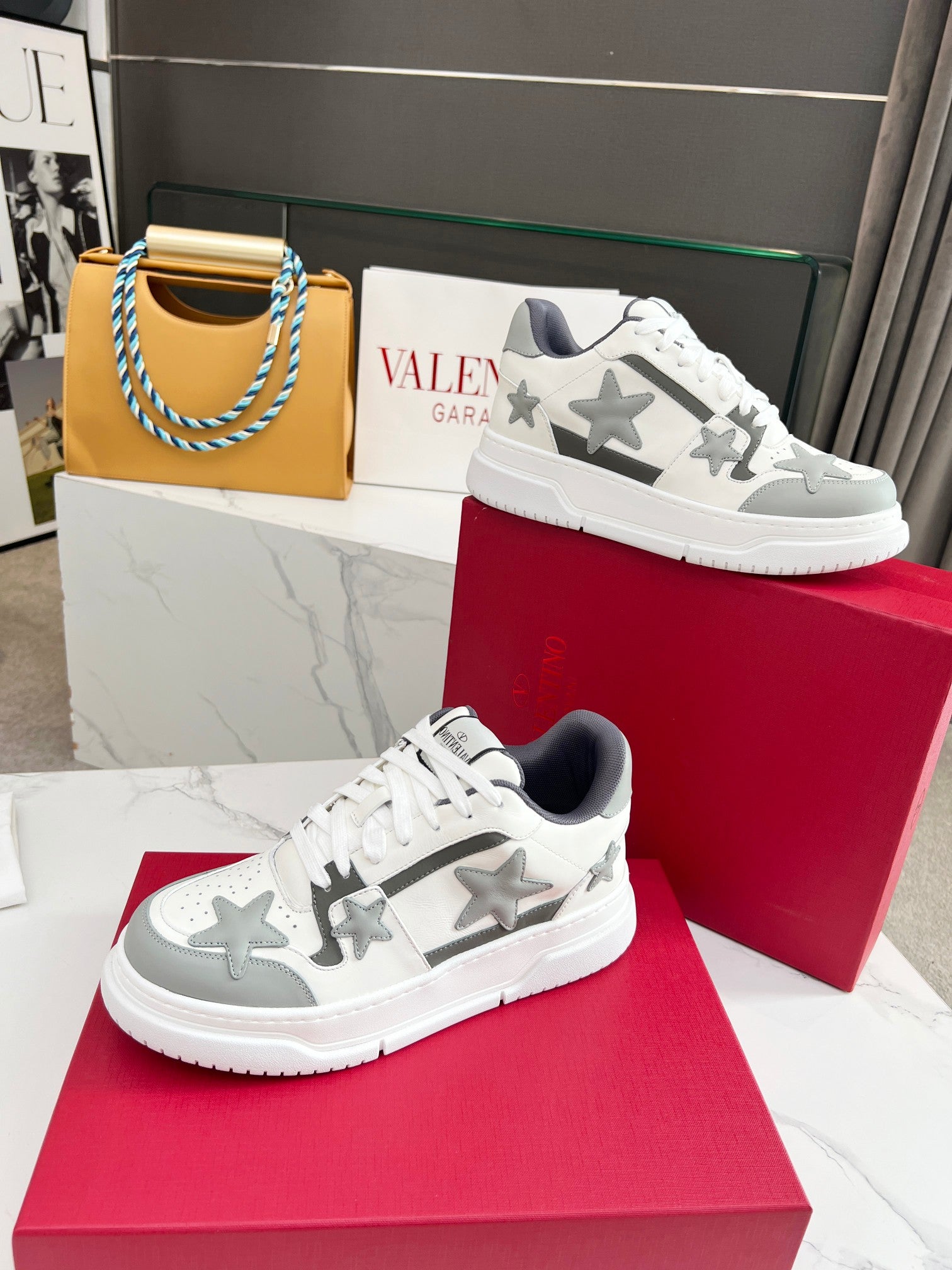 LuxluxHouse Best Quality Shoes Valentino