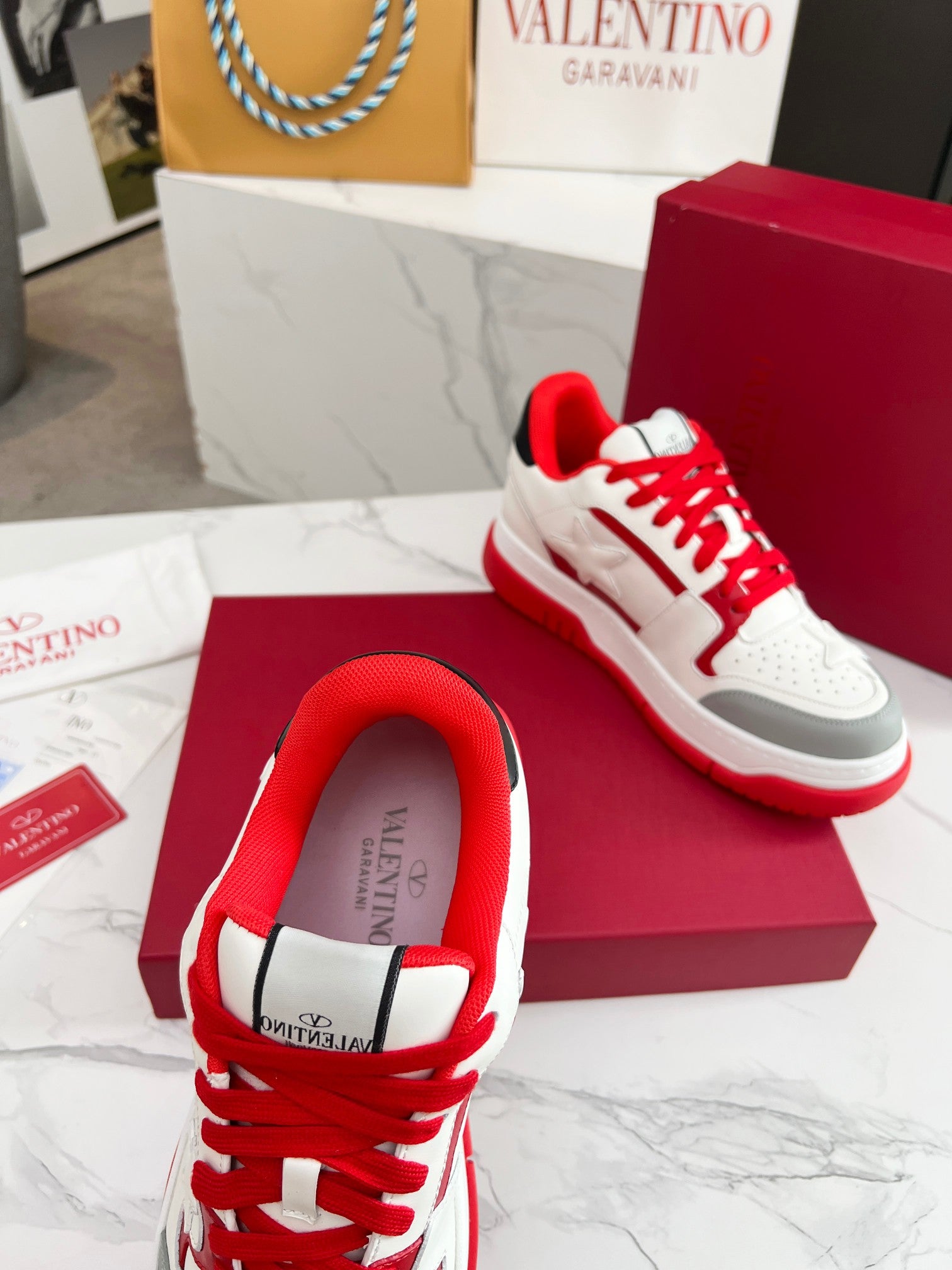 LuxluxHouse Best Quality Shoes Valentino