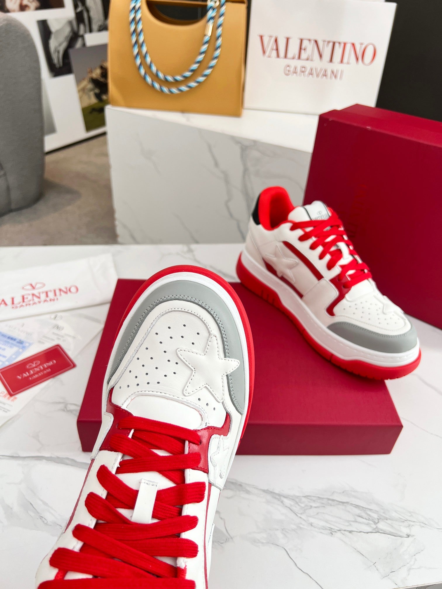 LuxluxHouse Best Quality Shoes Valentino