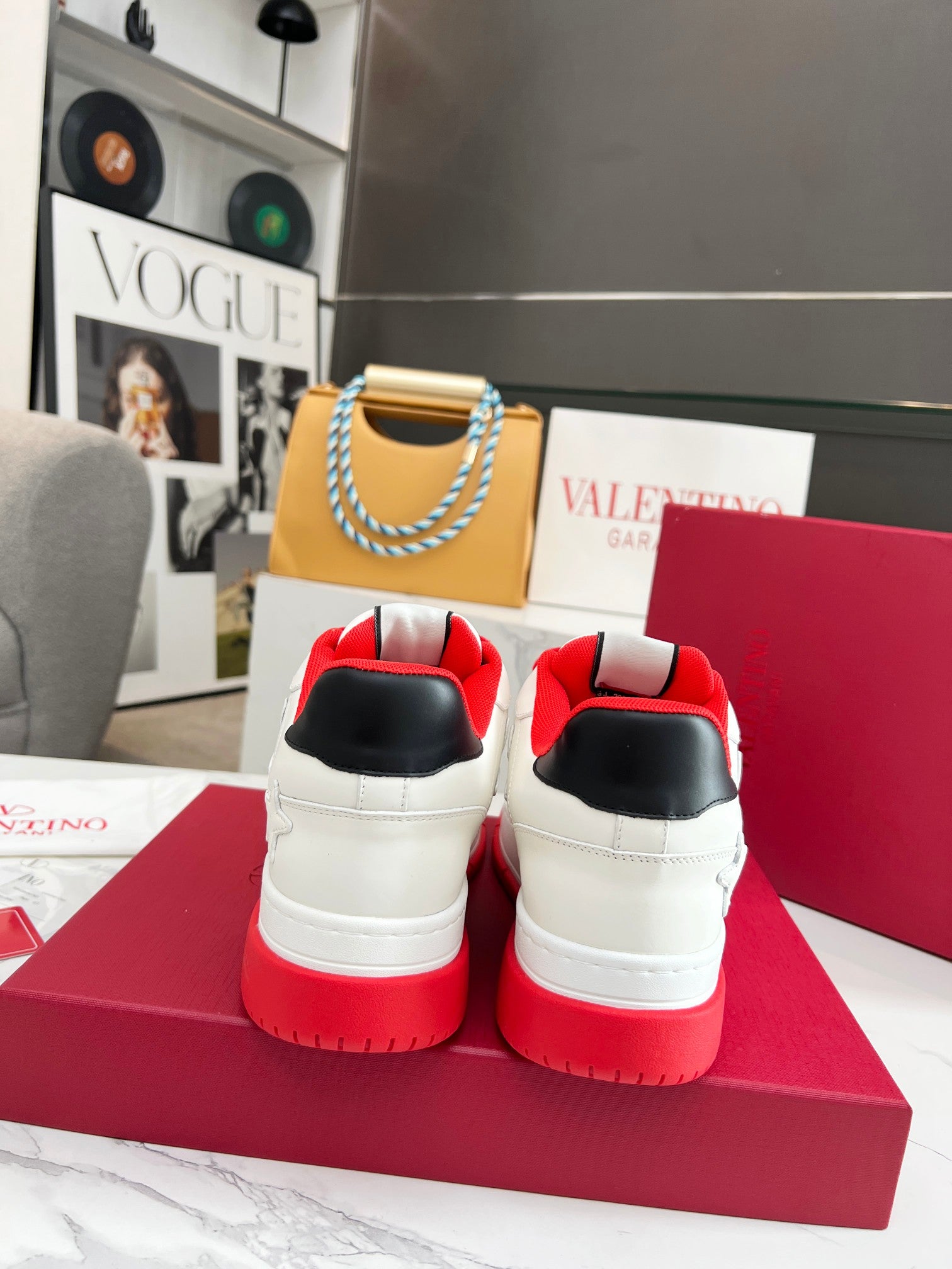 LuxluxHouse Best Quality Shoes Valentino