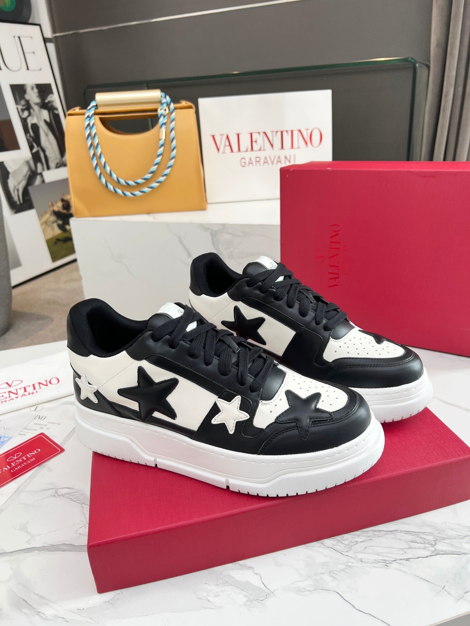 LuxluxHouse Best Quality Shoes Valentino