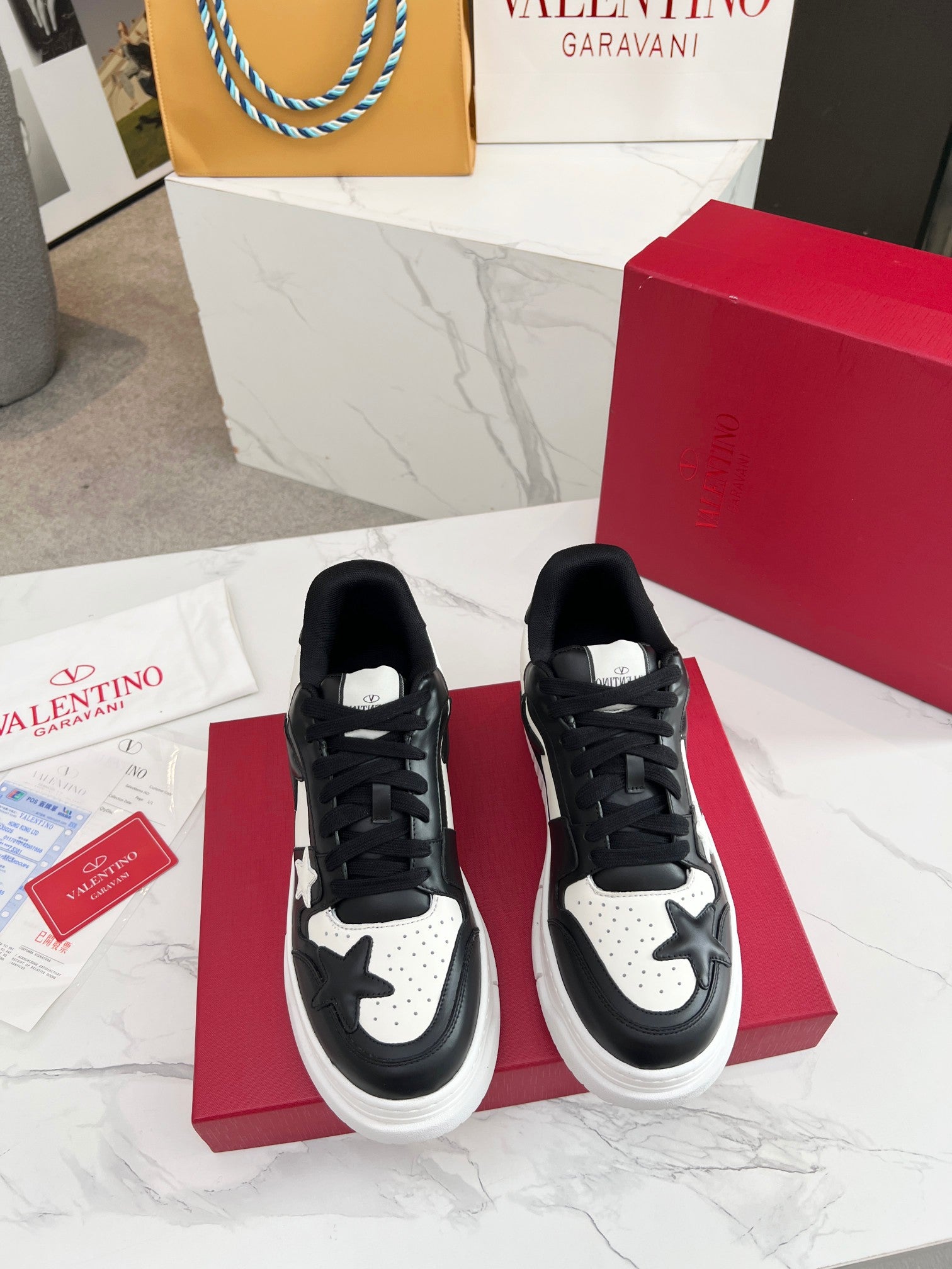 LuxluxHouse Best Quality Shoes Valentino