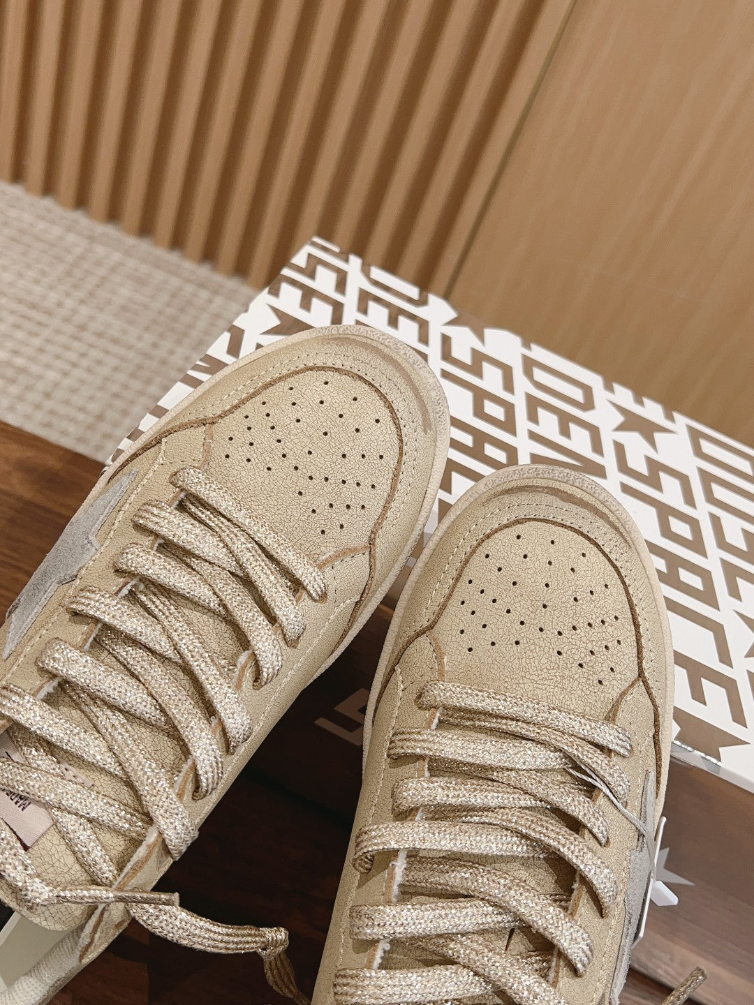 LuxluxHouse Best Quality Shoes Golden Goose