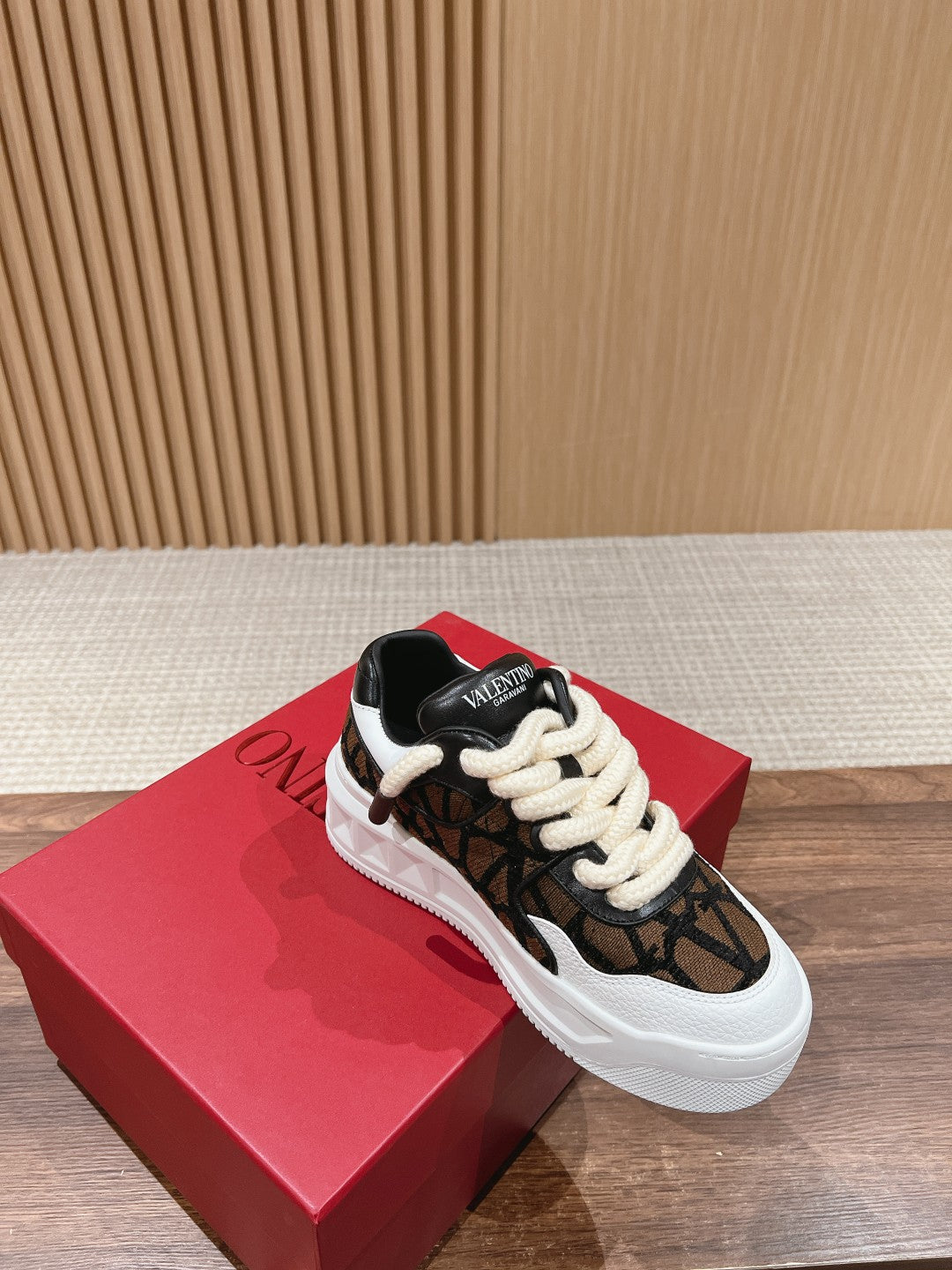 LuxluxHouse Best Quality Valentino Women Shoes