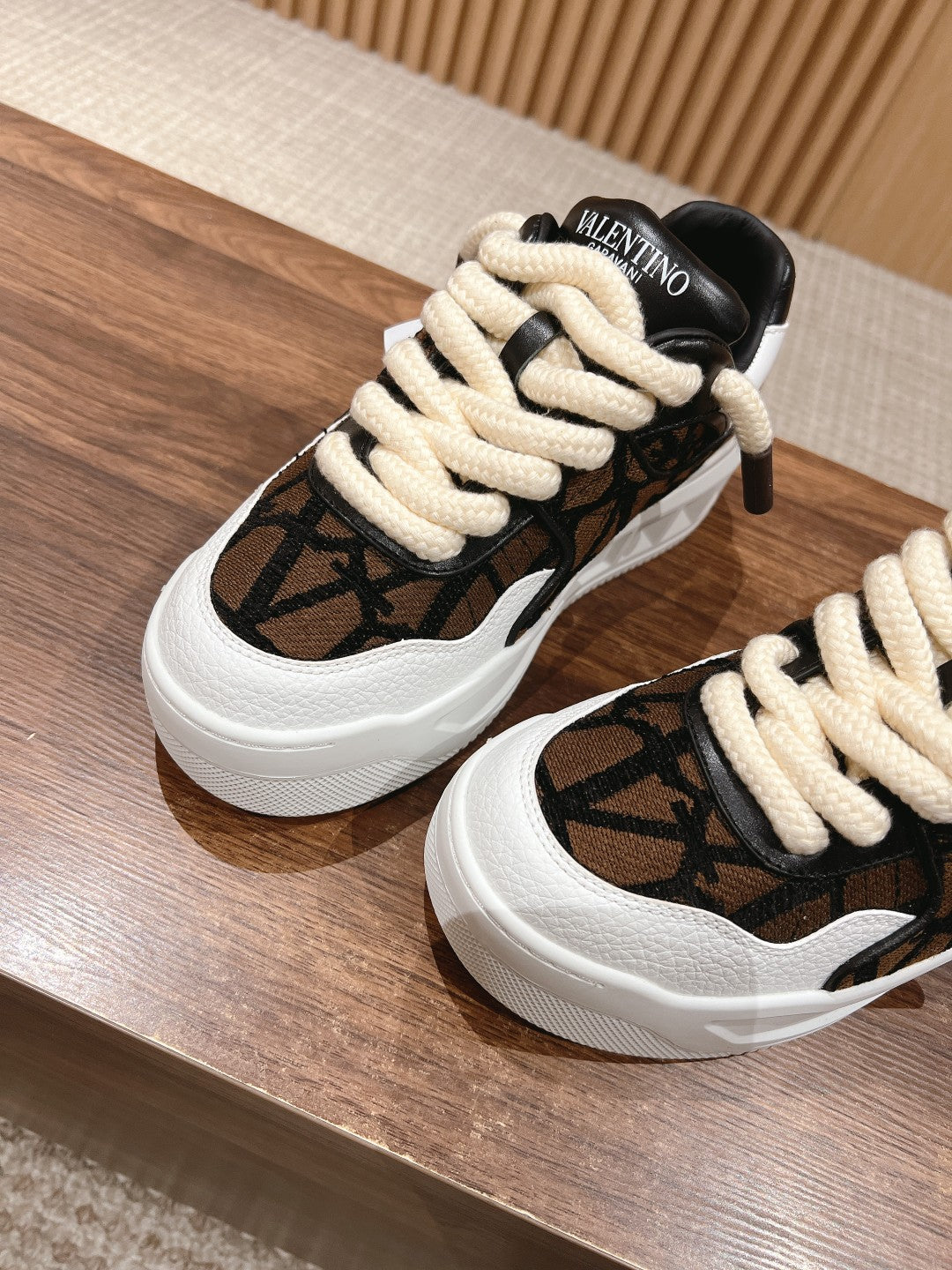 LuxluxHouse Best Quality Valentino Women Shoes