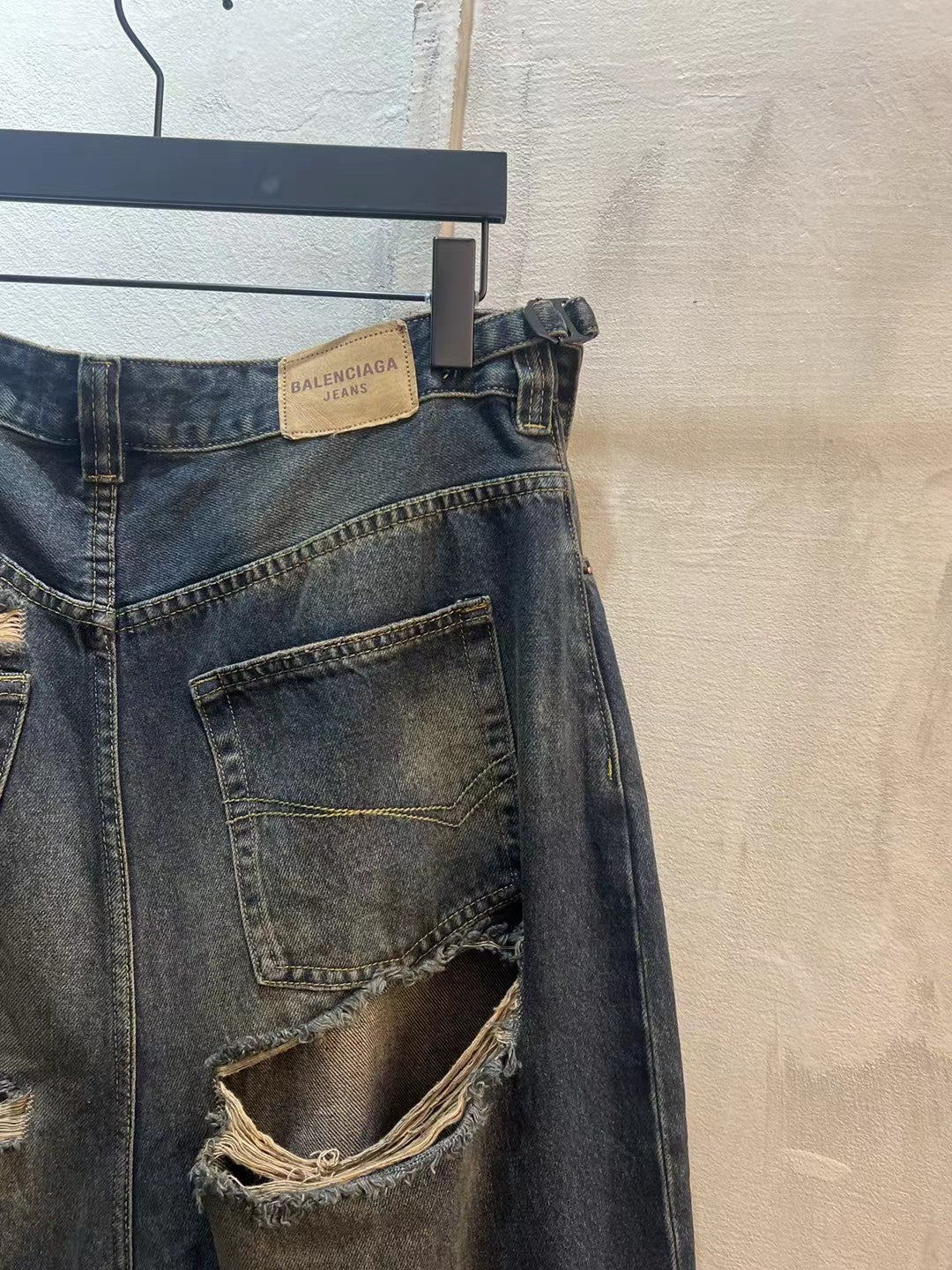 LuxluxHouse Best Quality Clothes Balenciaga Pants