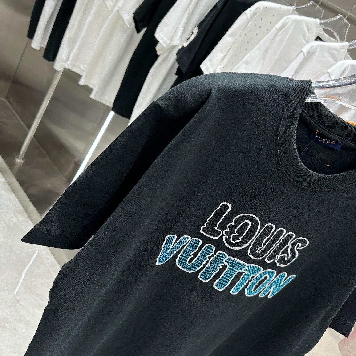 LuxluxHouse Best Quality Clothes T-shirt Louis Vuitton