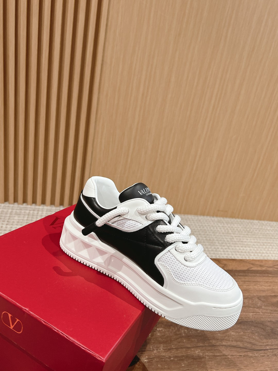 LuxluxHouse Best Quality Valentino Women Shoes