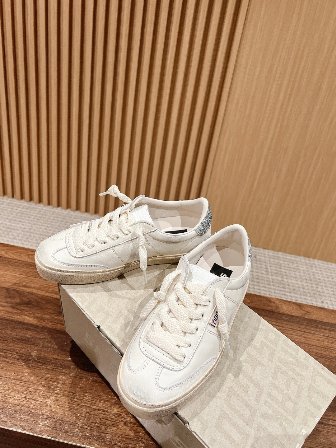 LuxluxHouse Best Quality Shoes Golden Goose