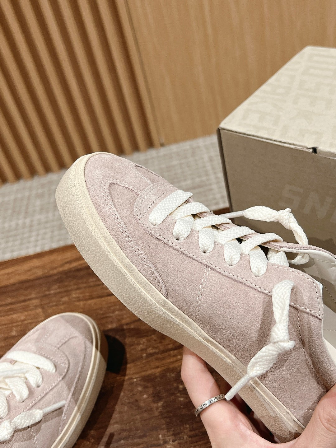 LuxluxHouse Best Quality Shoes Golden Goose