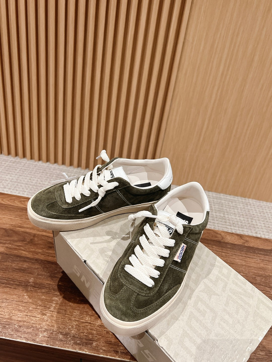 LuxluxHouse Best Quality Shoes Golden Goose