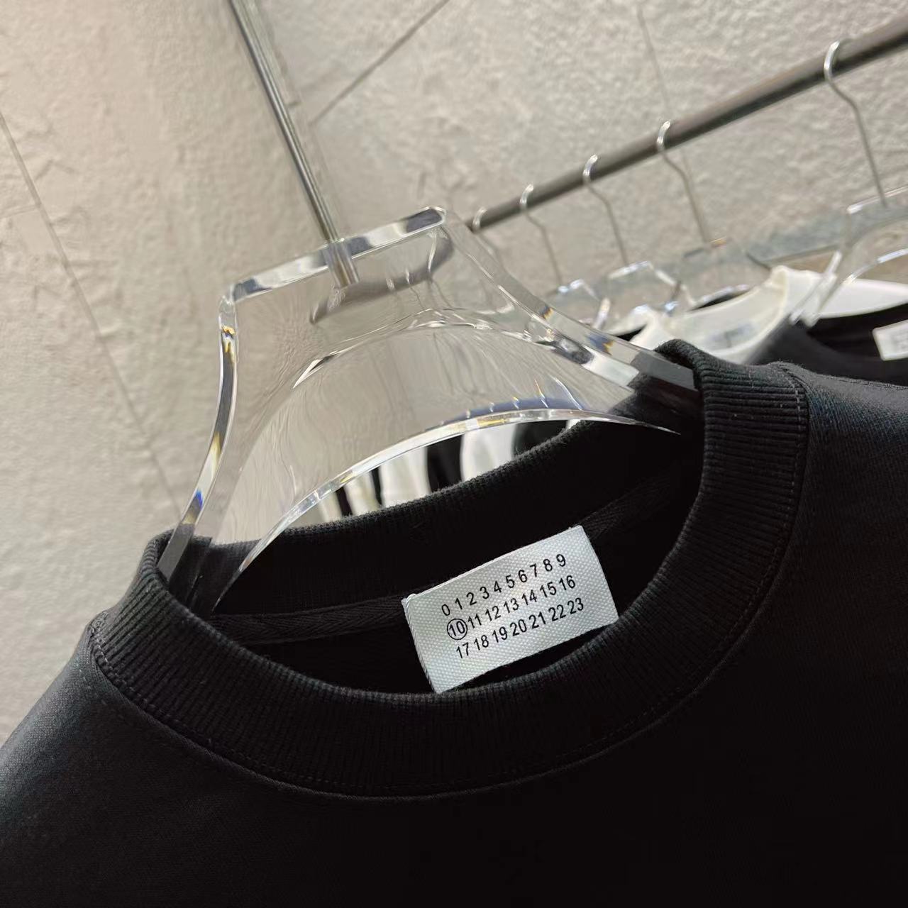 LuxluxHouse Best Quality Clothes T-shirt Chanel & Maison Margiela