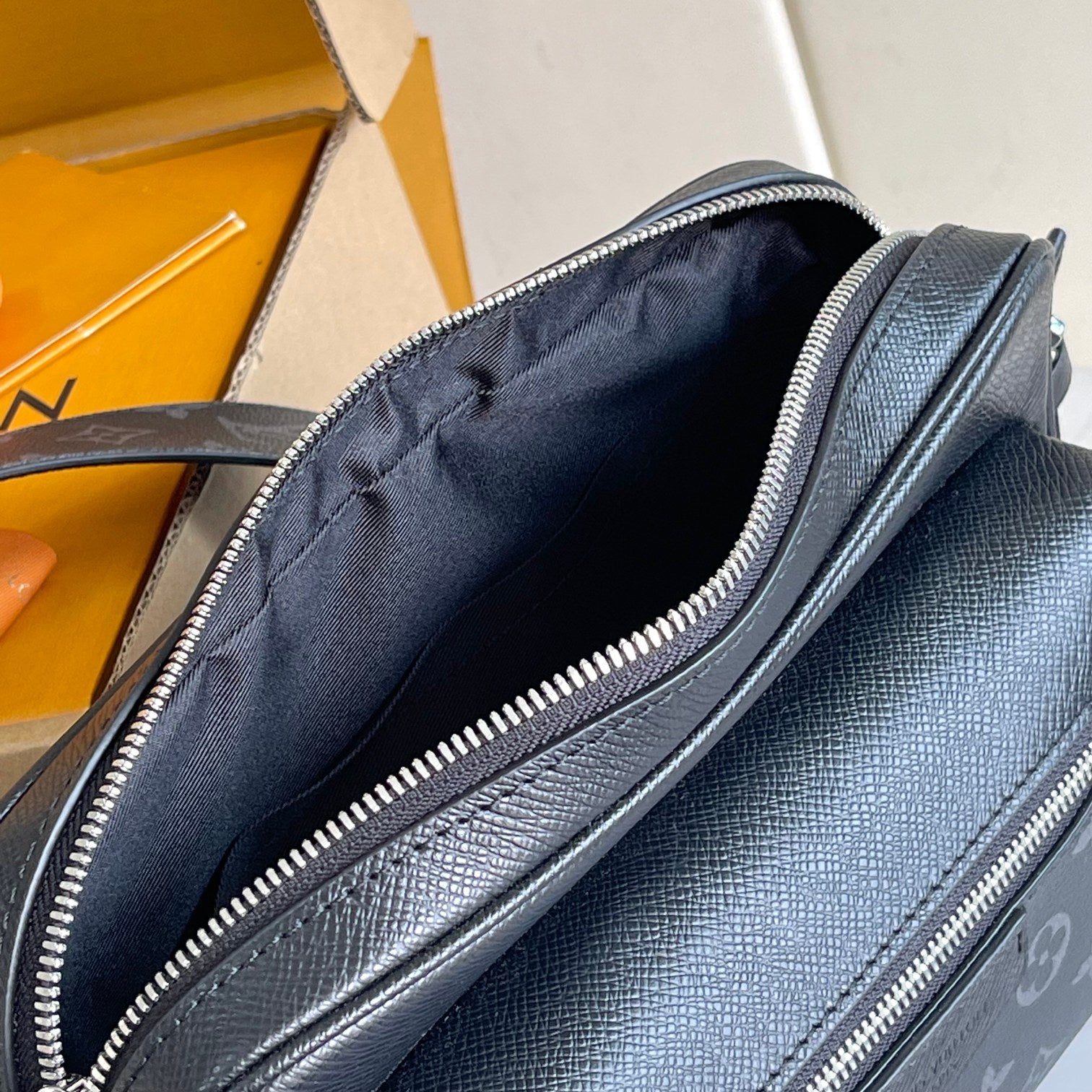 LuxluxHouse Best Quality Bags Louis Vuitton Women Men