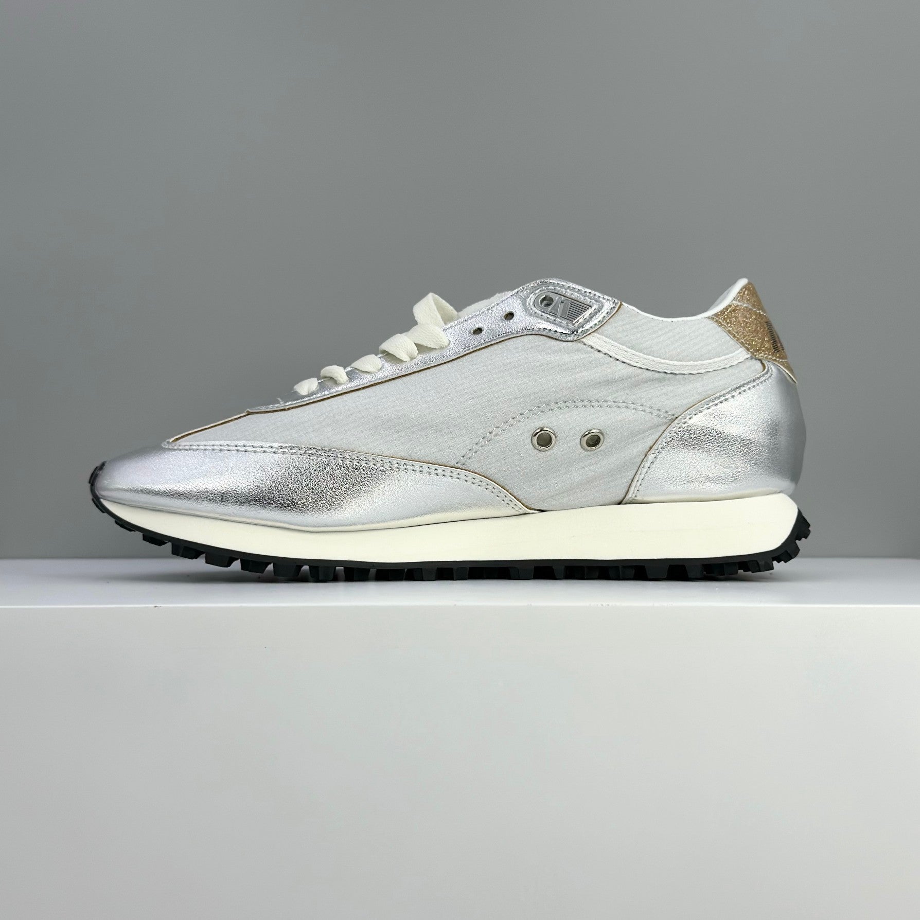 LuxluxHouse Best Quality Shoes Golden Goose