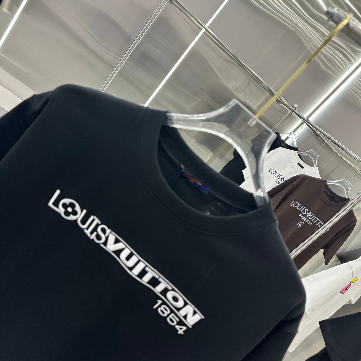 LuxluxHouse Best Quality Clothes T-shirt Louis Vuitton