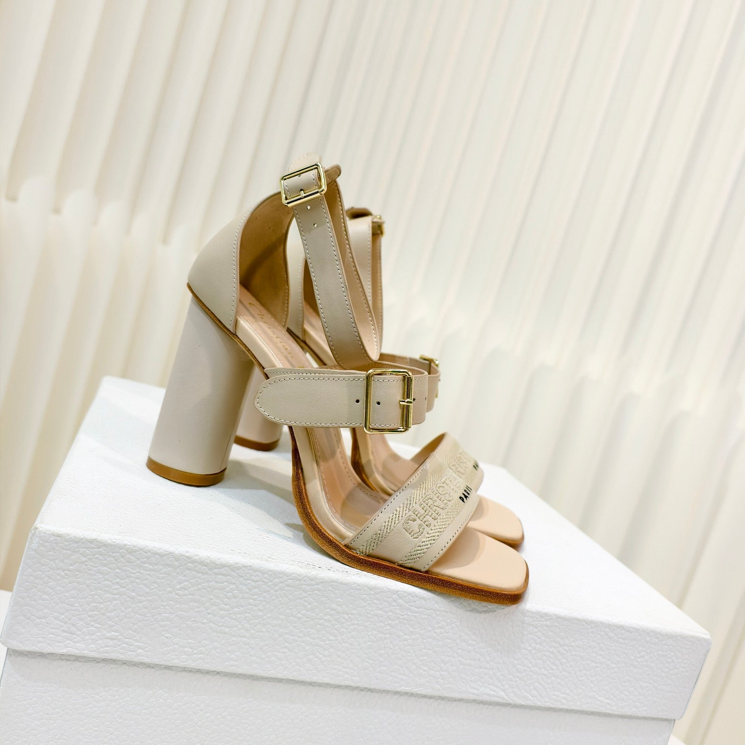 LuxluxHouse Best Quality Women Shoes Dior