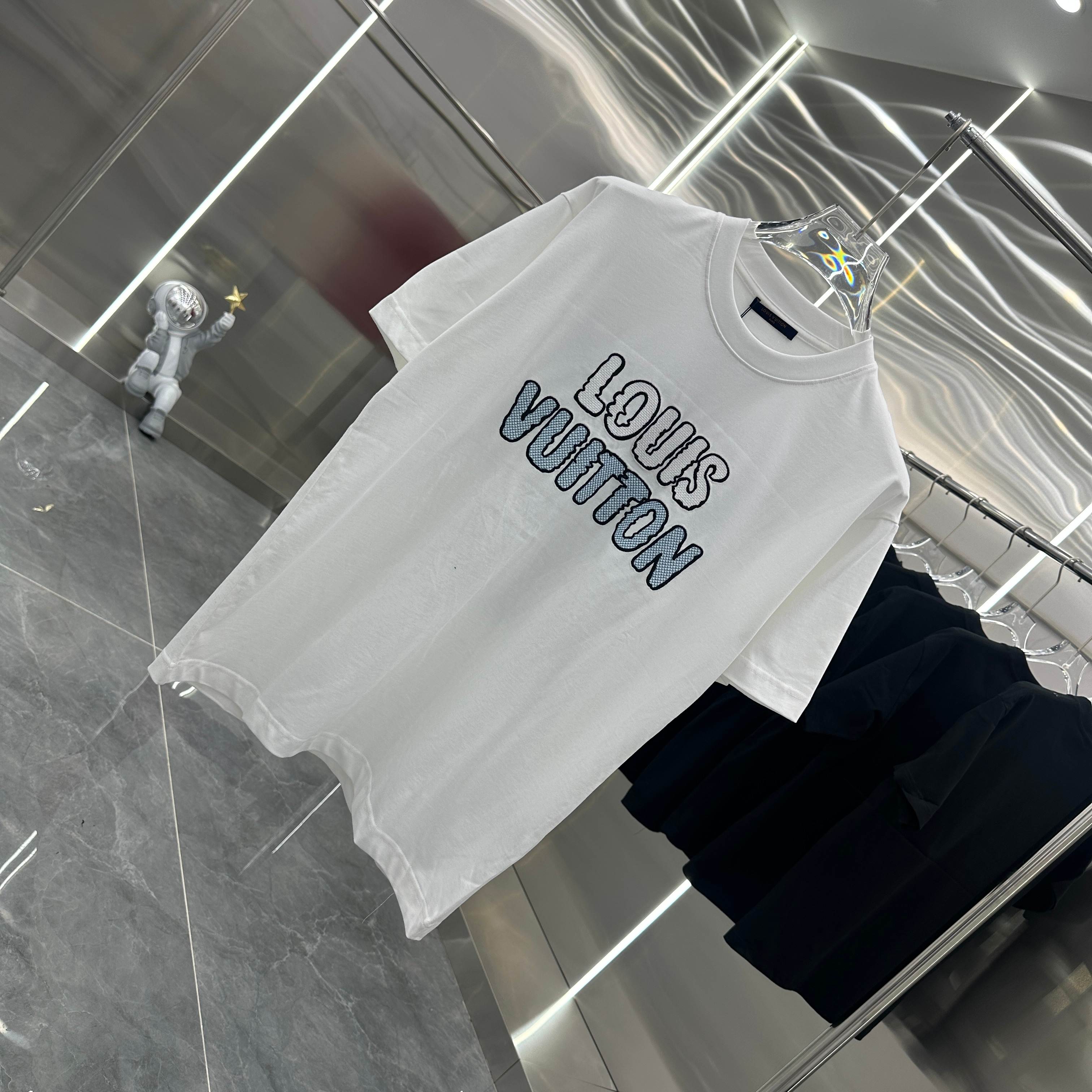 LuxluxHouse Best Quality Clothes T-shirt Louis Vuitton