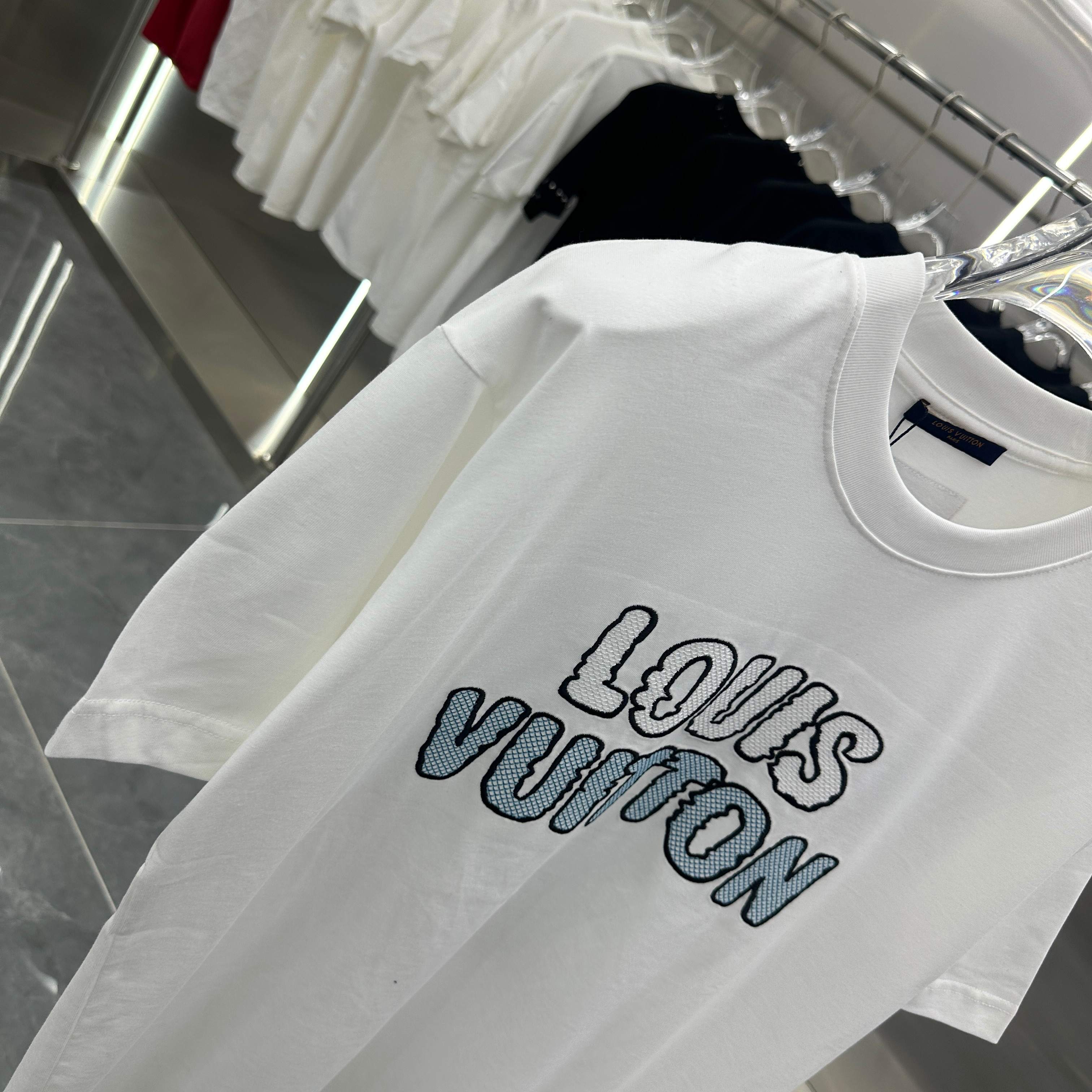 LuxluxHouse Best Quality Clothes T-shirt Louis Vuitton