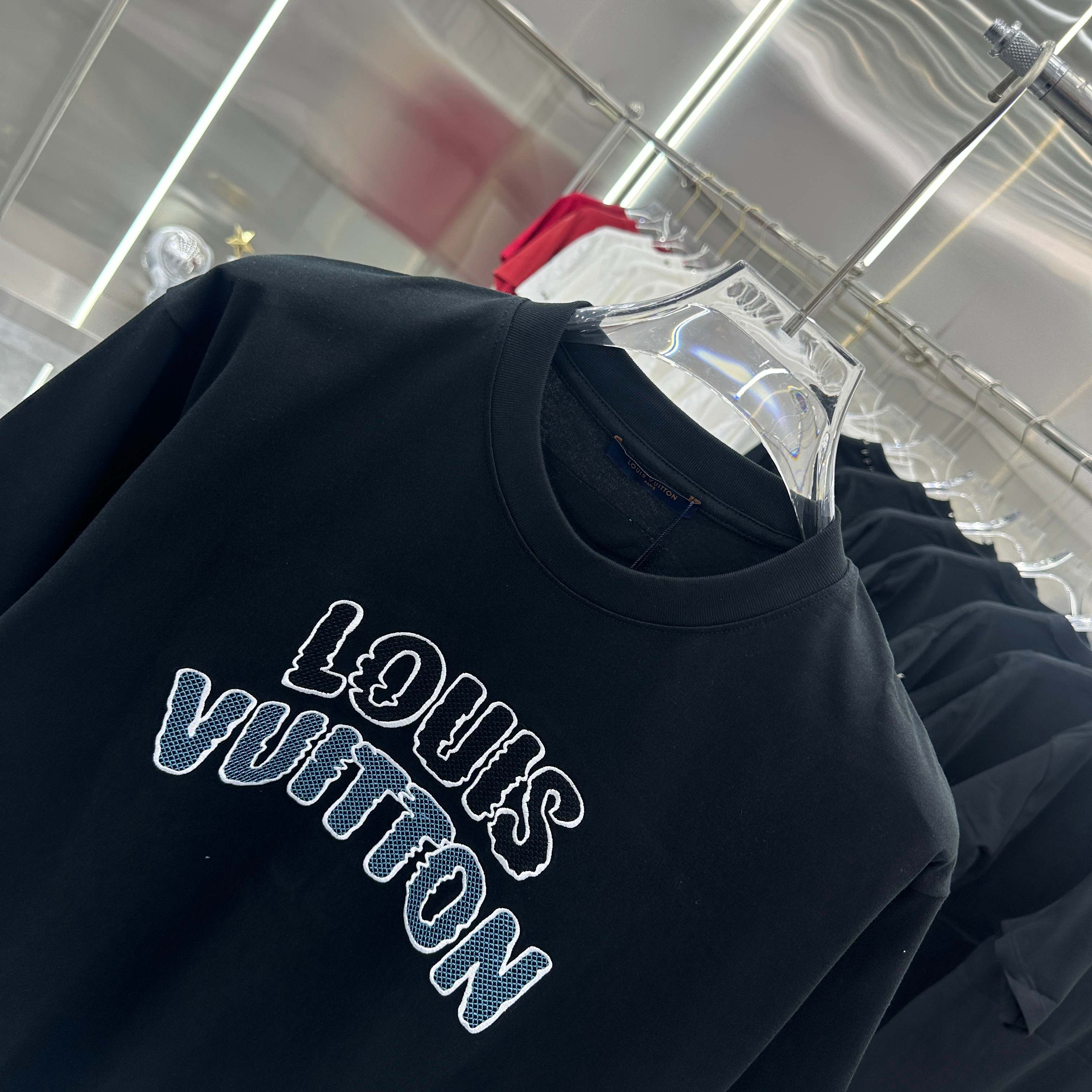 LuxluxHouse Best Quality Clothes T-shirt Louis Vuitton