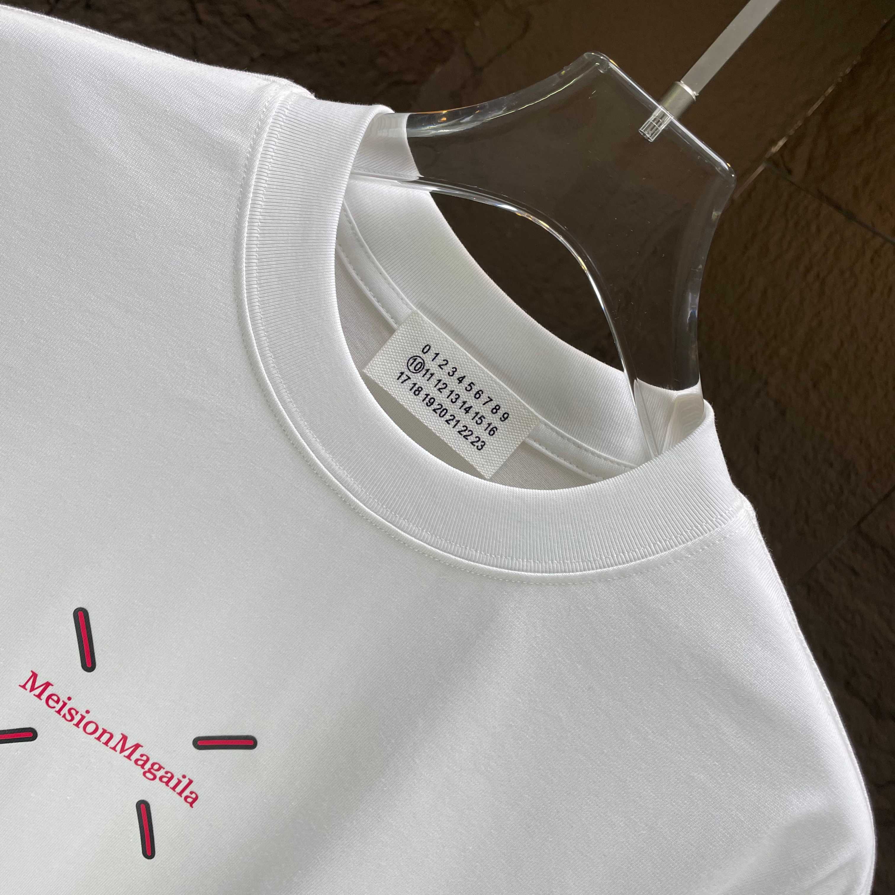 LuxluxHouse Best Quality Clothes T-shirt Chanel & Maison Margiela
