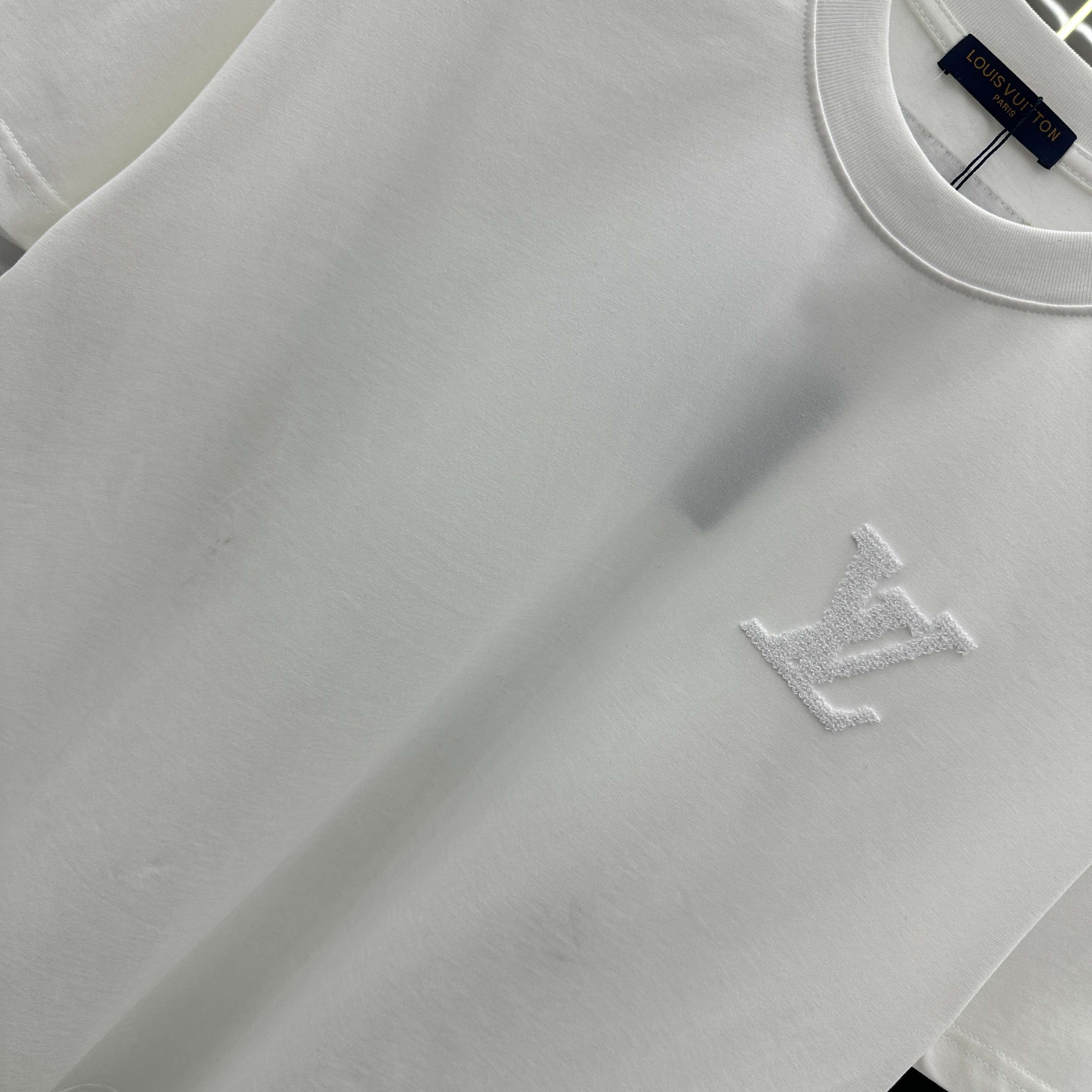 LuxluxHouse Best Quality Clothes T-shirt Louis Vuitton