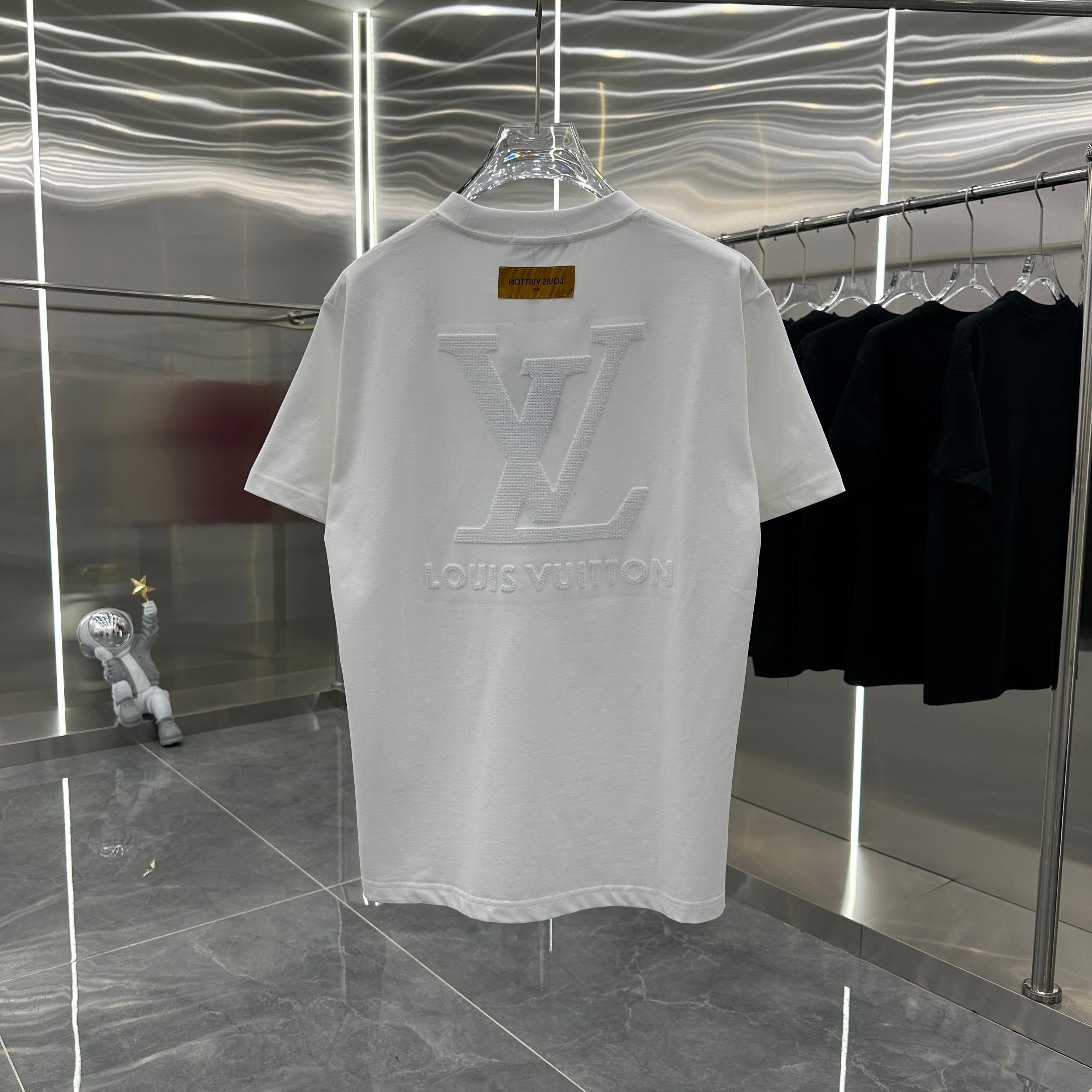 LuxluxHouse Best Quality Clothes T-shirt Louis Vuitton