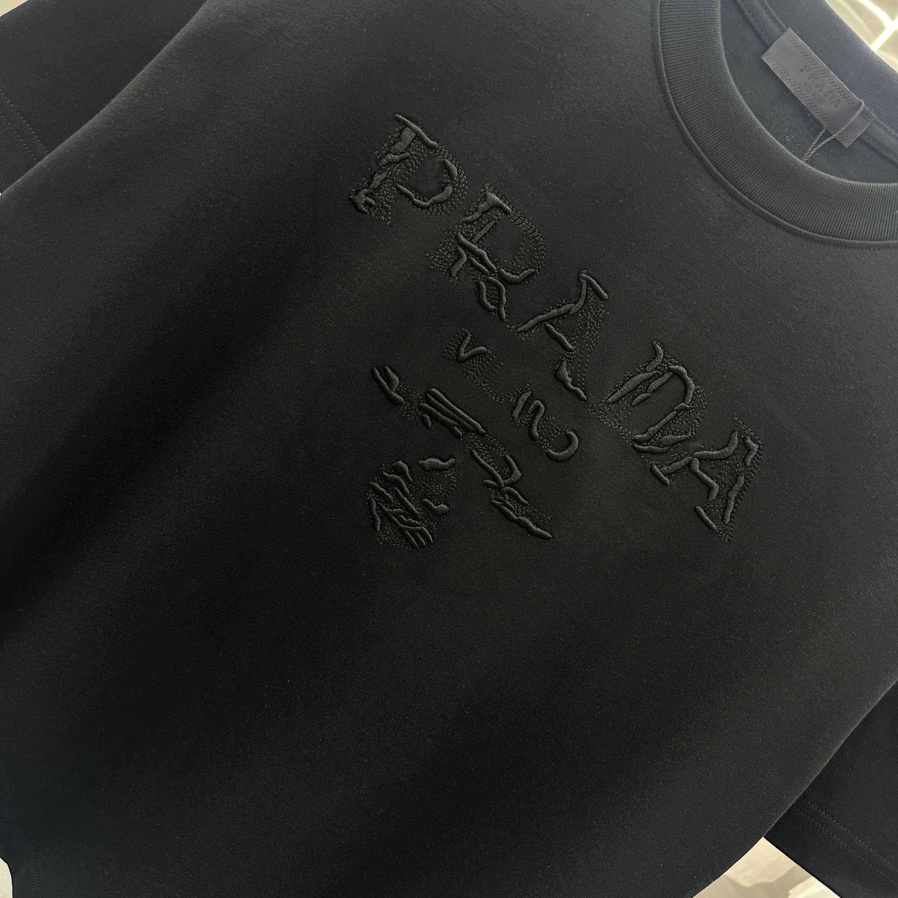 LuxluxHouse Best Quality Clothes T-shirt Prada