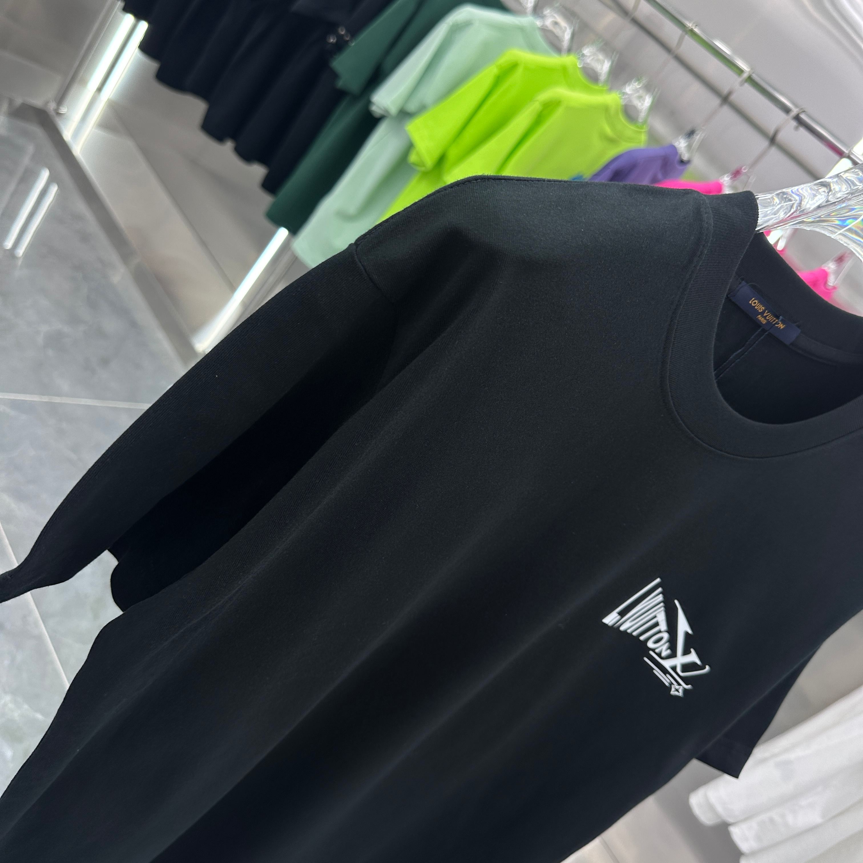 LuxluxHouse Best Quality Clothes T-shirt Louis Vuitton