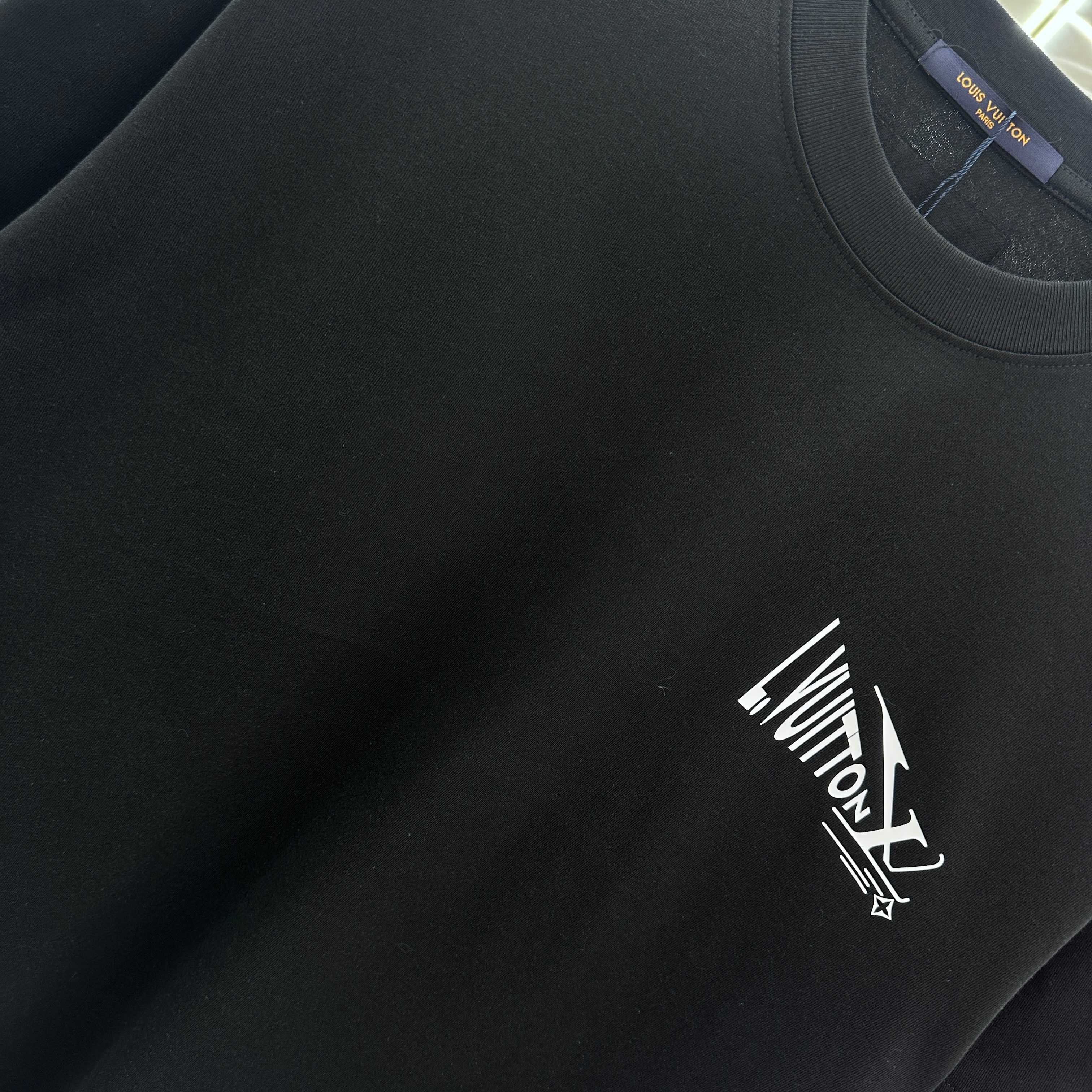 LuxluxHouse Best Quality Clothes T-shirt Louis Vuitton