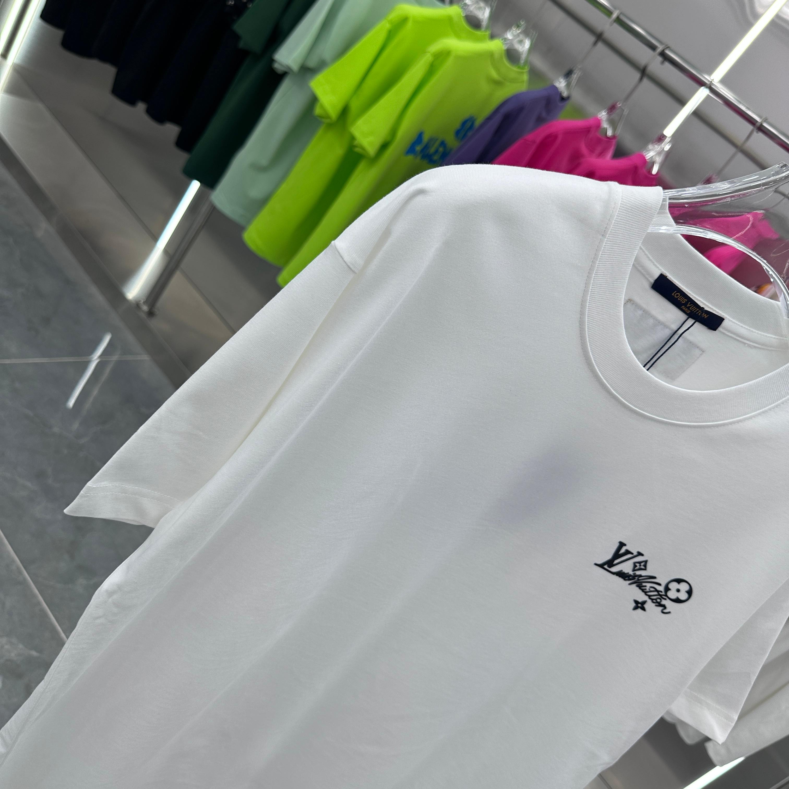 LuxluxHouse Best Quality Clothes T-shirt Louis Vuitton
