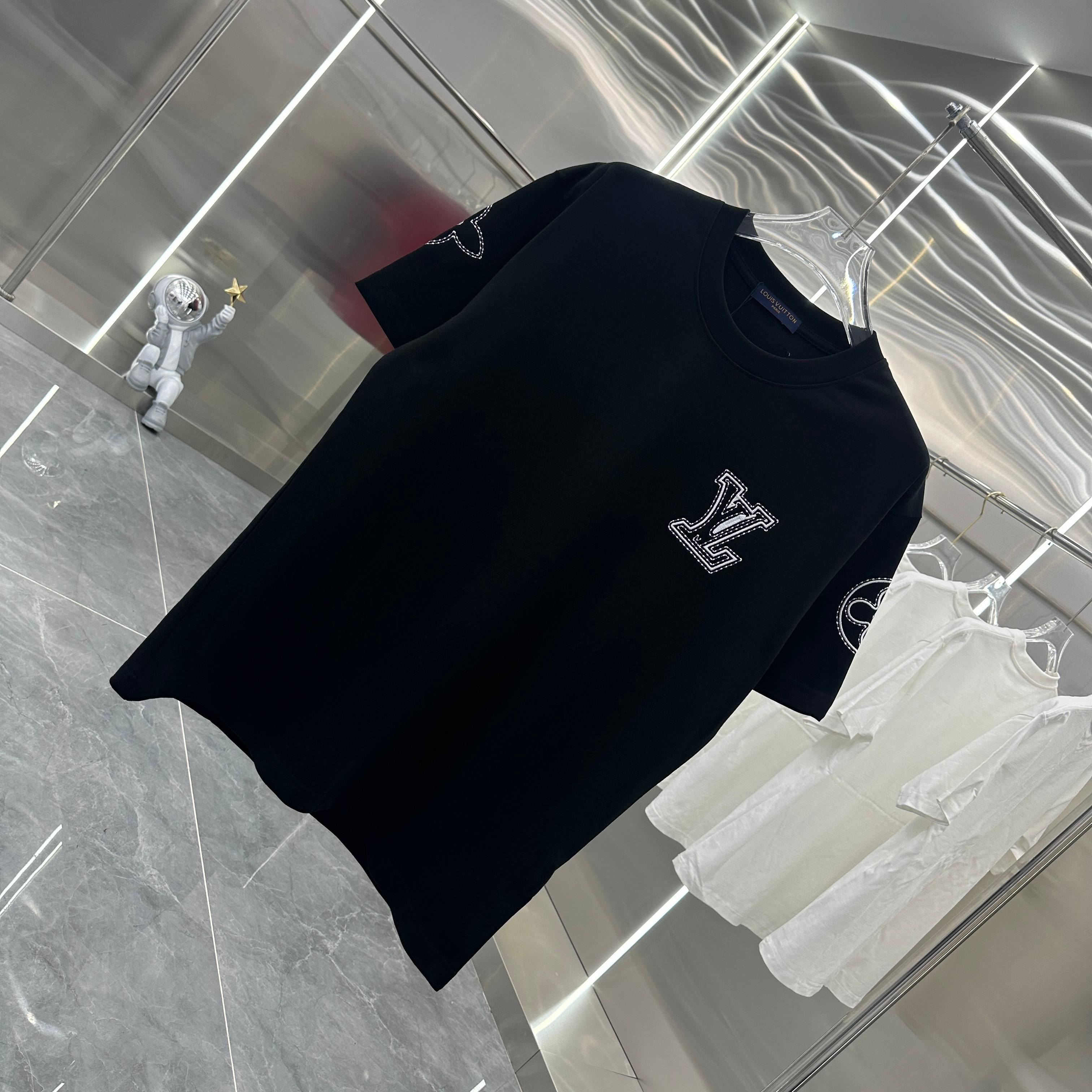 LuxluxHouse Best Quality Clothes T-shirt Louis Vuitton
