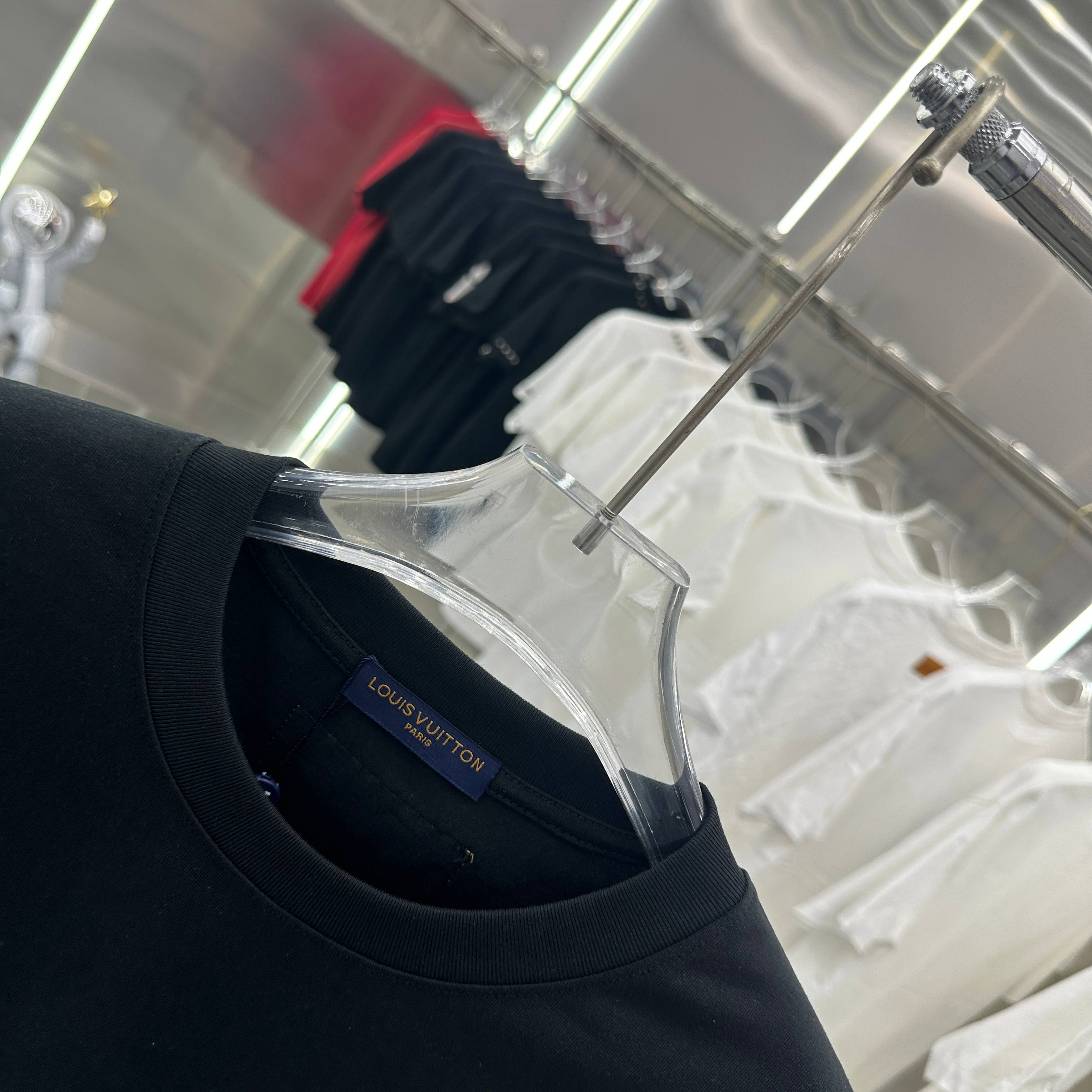 LuxluxHouse Best Quality Clothes T-shirt Louis Vuitton