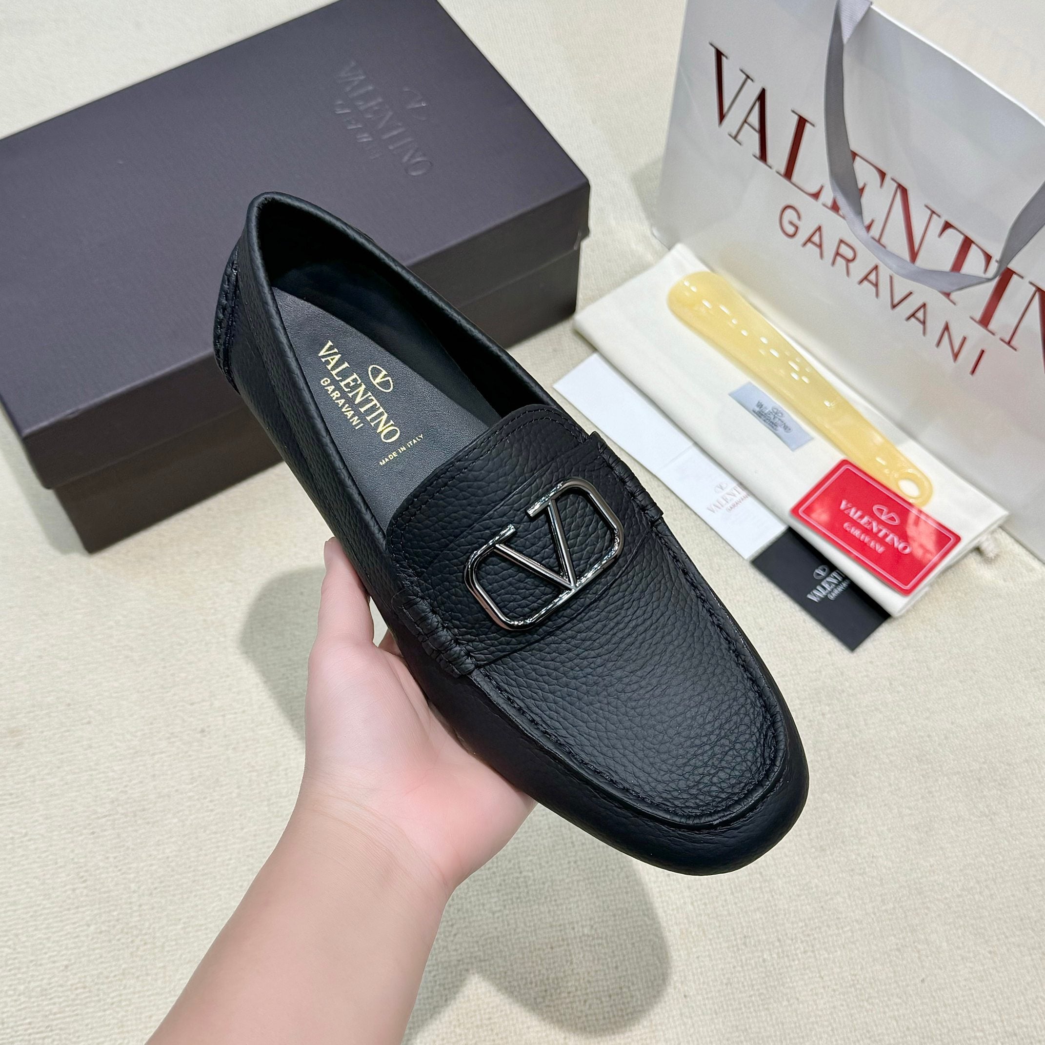 LuxluxHouse Best Quality Shoes Valentino