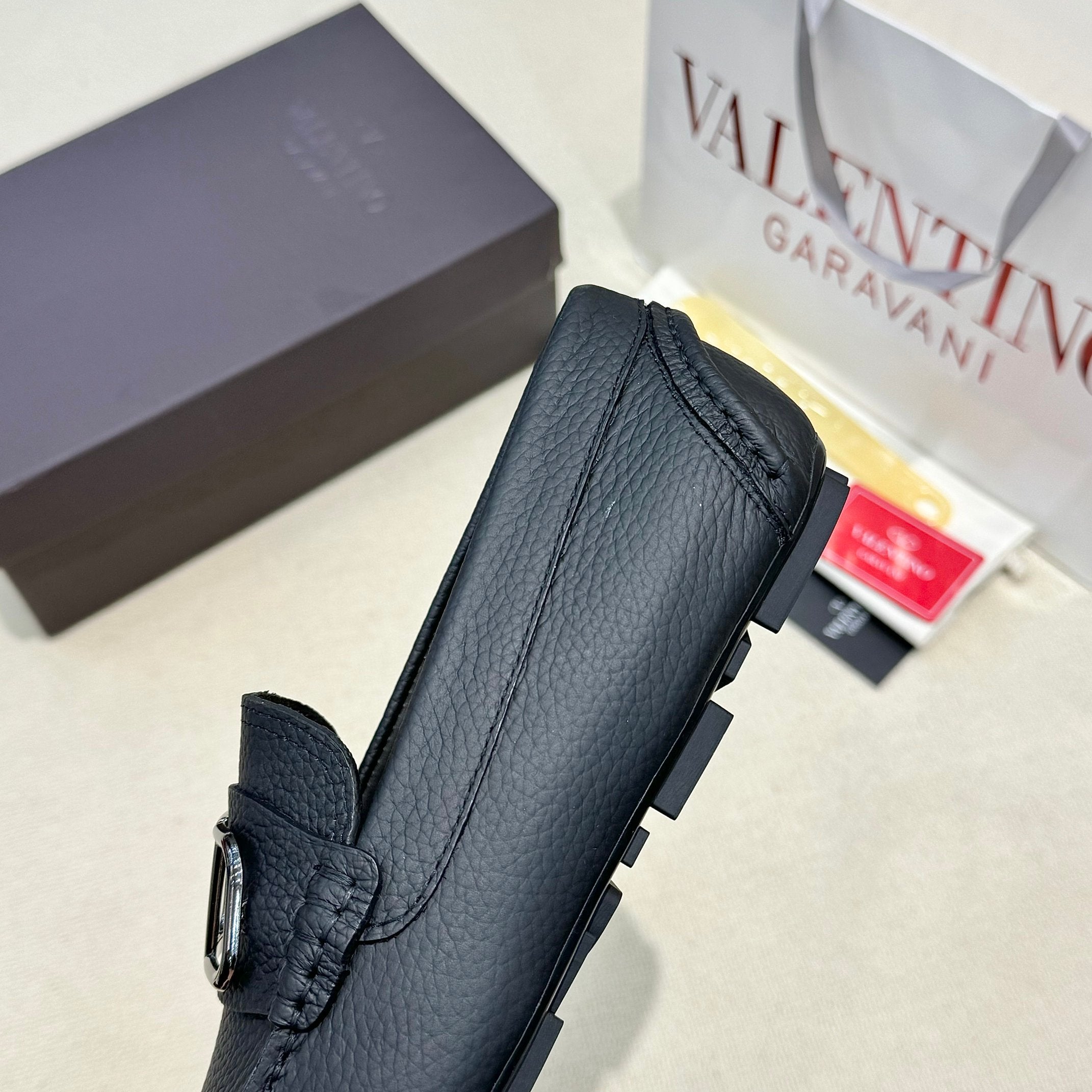LuxluxHouse Best Quality Shoes Valentino