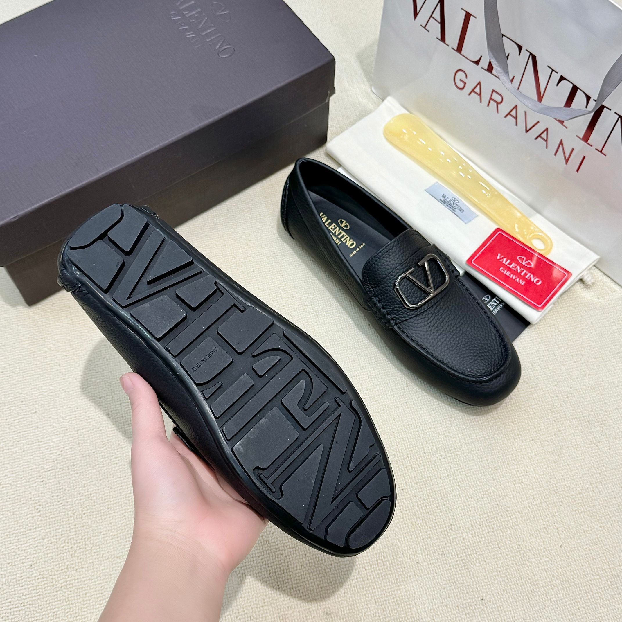 LuxluxHouse Best Quality Shoes Valentino