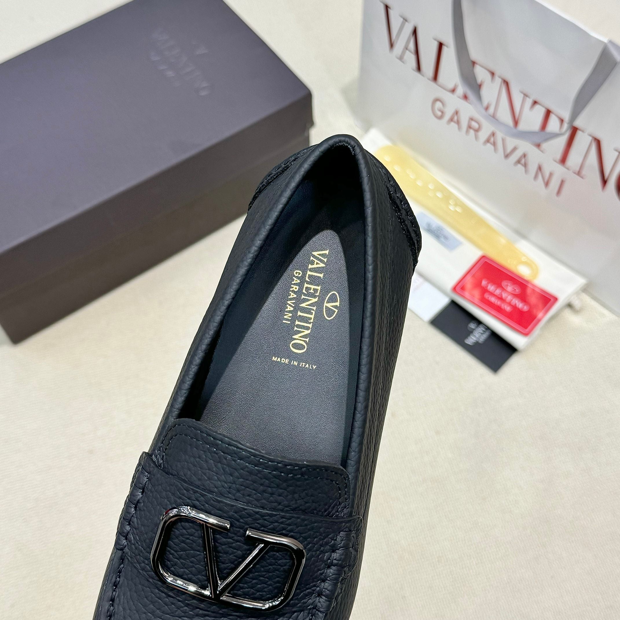 LuxluxHouse Best Quality Shoes Valentino