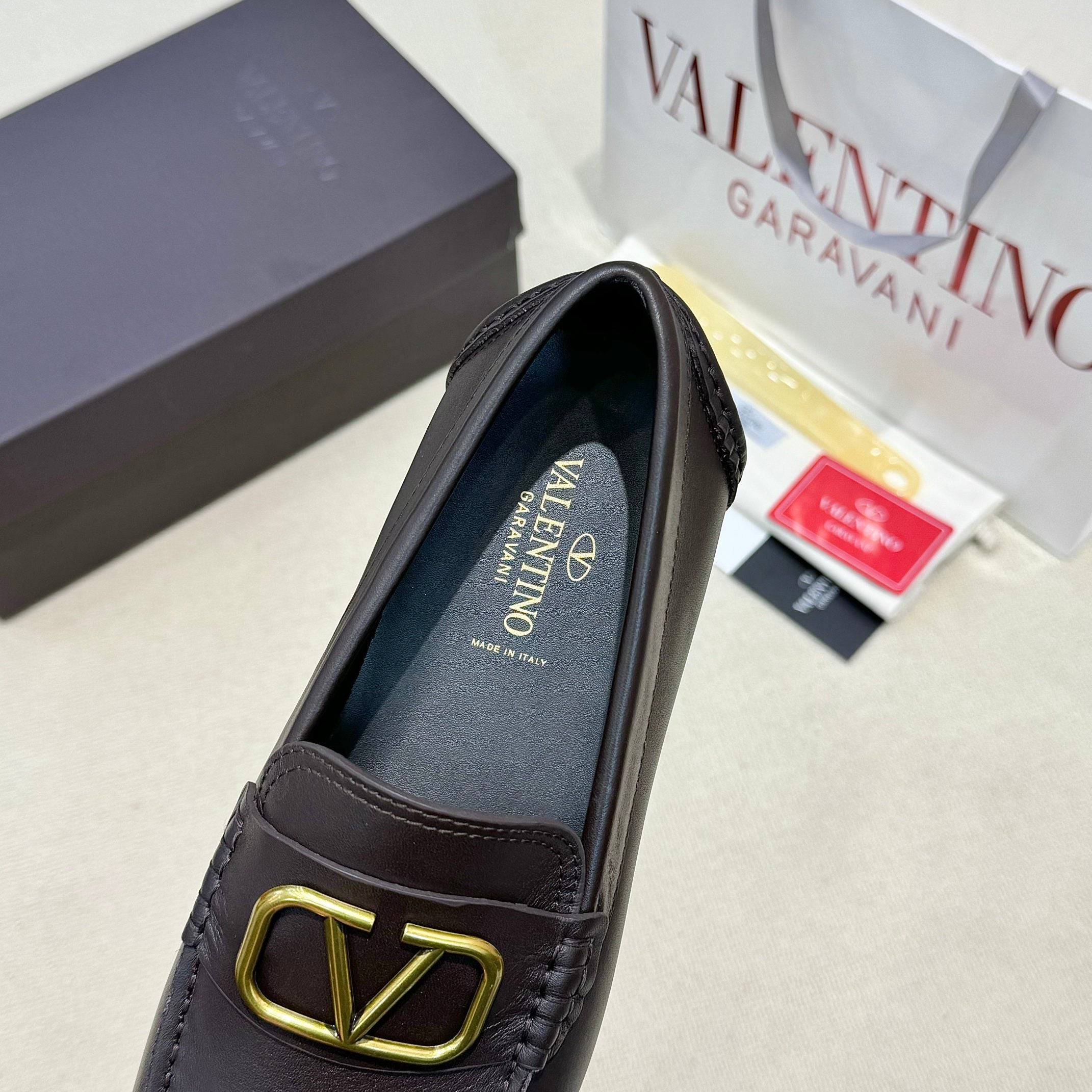 LuxluxHouse Best Quality Shoes Valentino