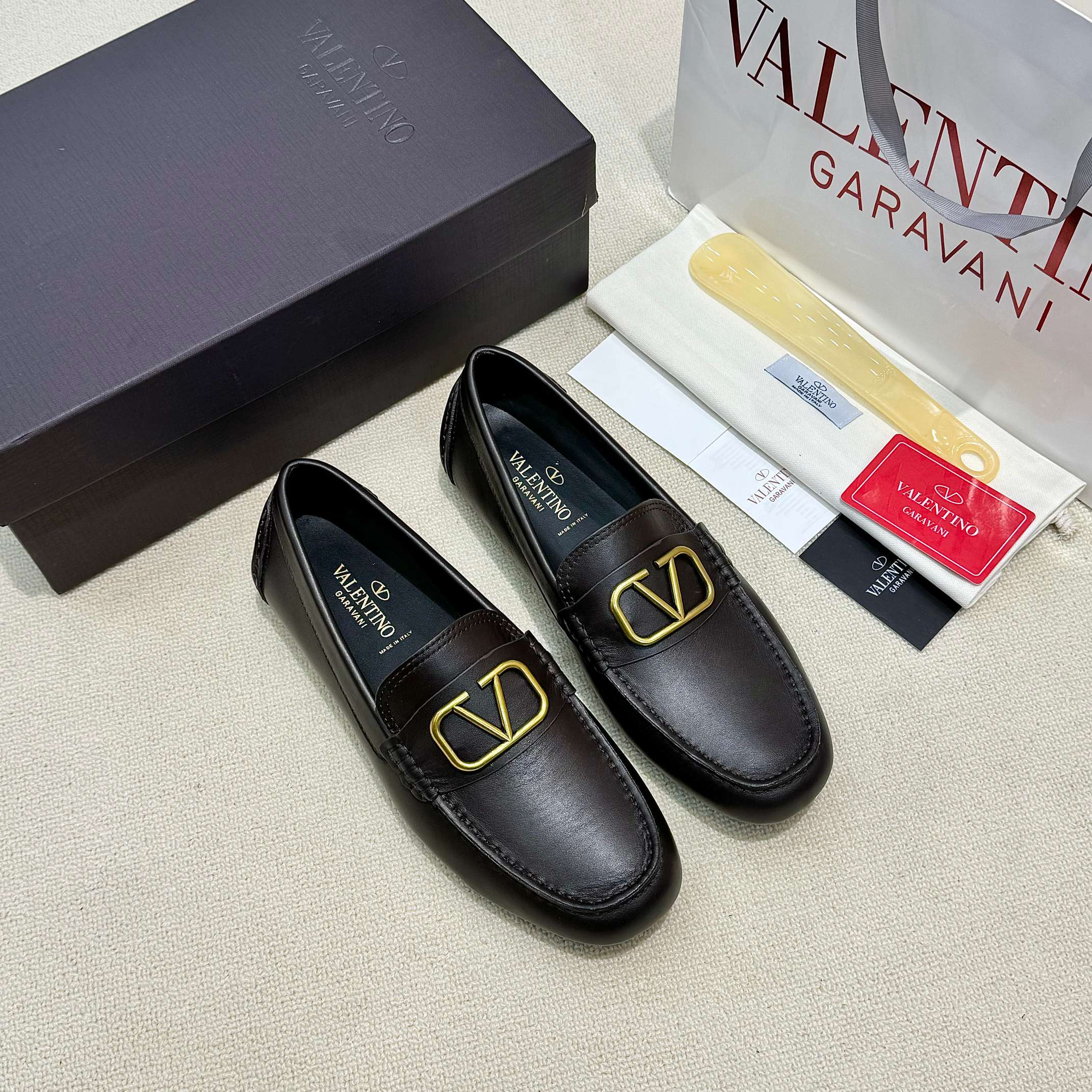 LuxluxHouse Best Quality Shoes Valentino
