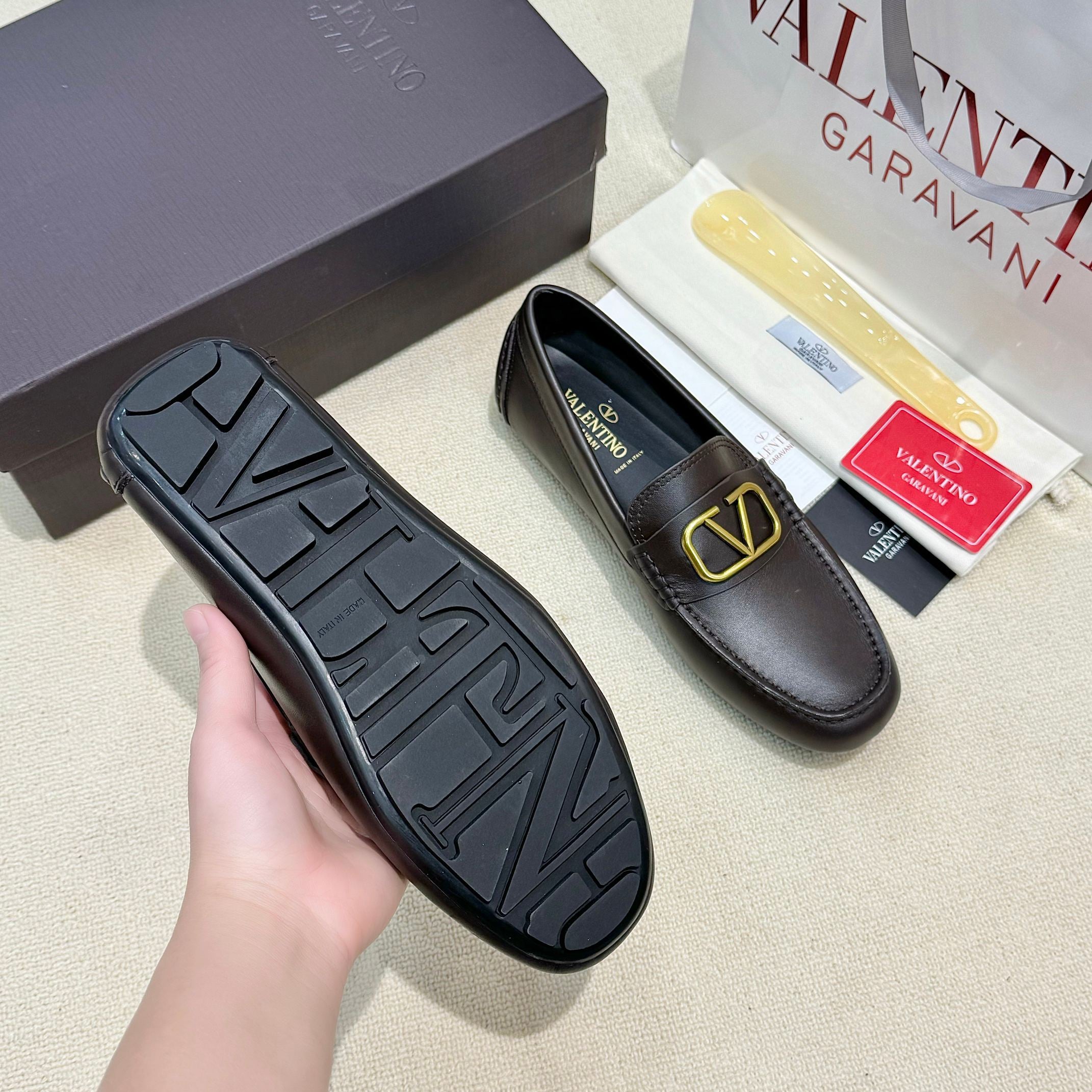 LuxluxHouse Best Quality Shoes Valentino