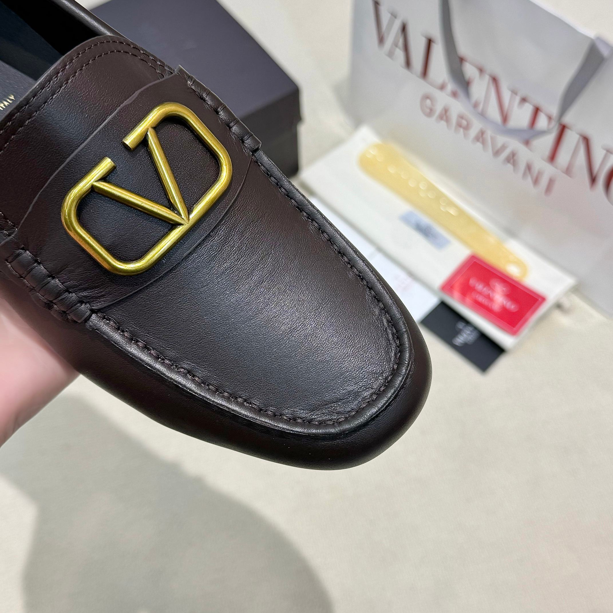 LuxluxHouse Best Quality Shoes Valentino