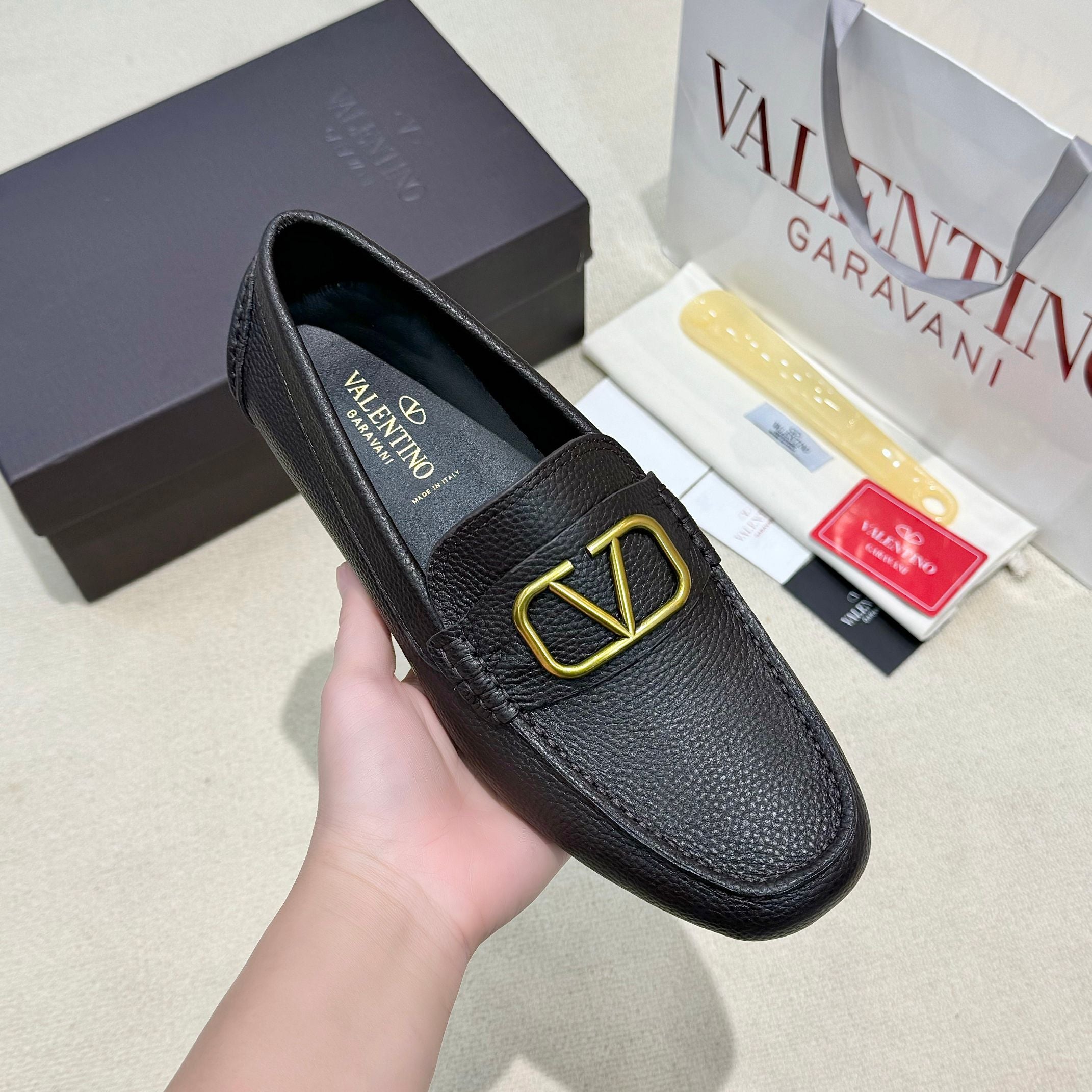 LuxluxHouse Best Quality Shoes Valentino