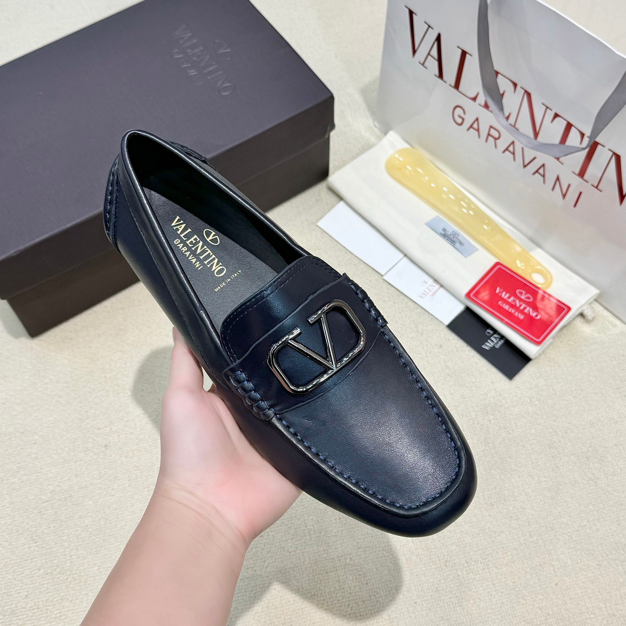 LuxluxHouse Best Quality Shoes Valentino