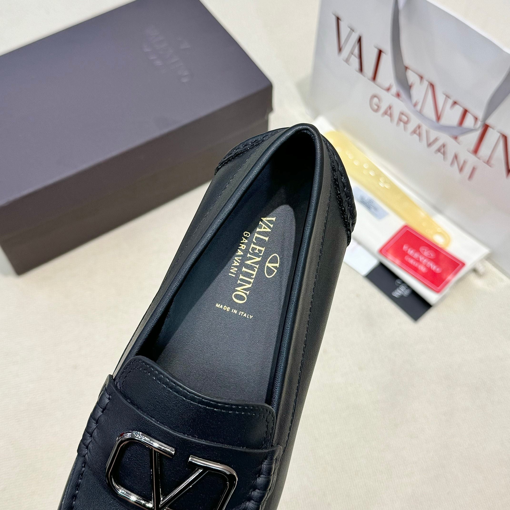 LuxluxHouse Best Quality Shoes Valentino