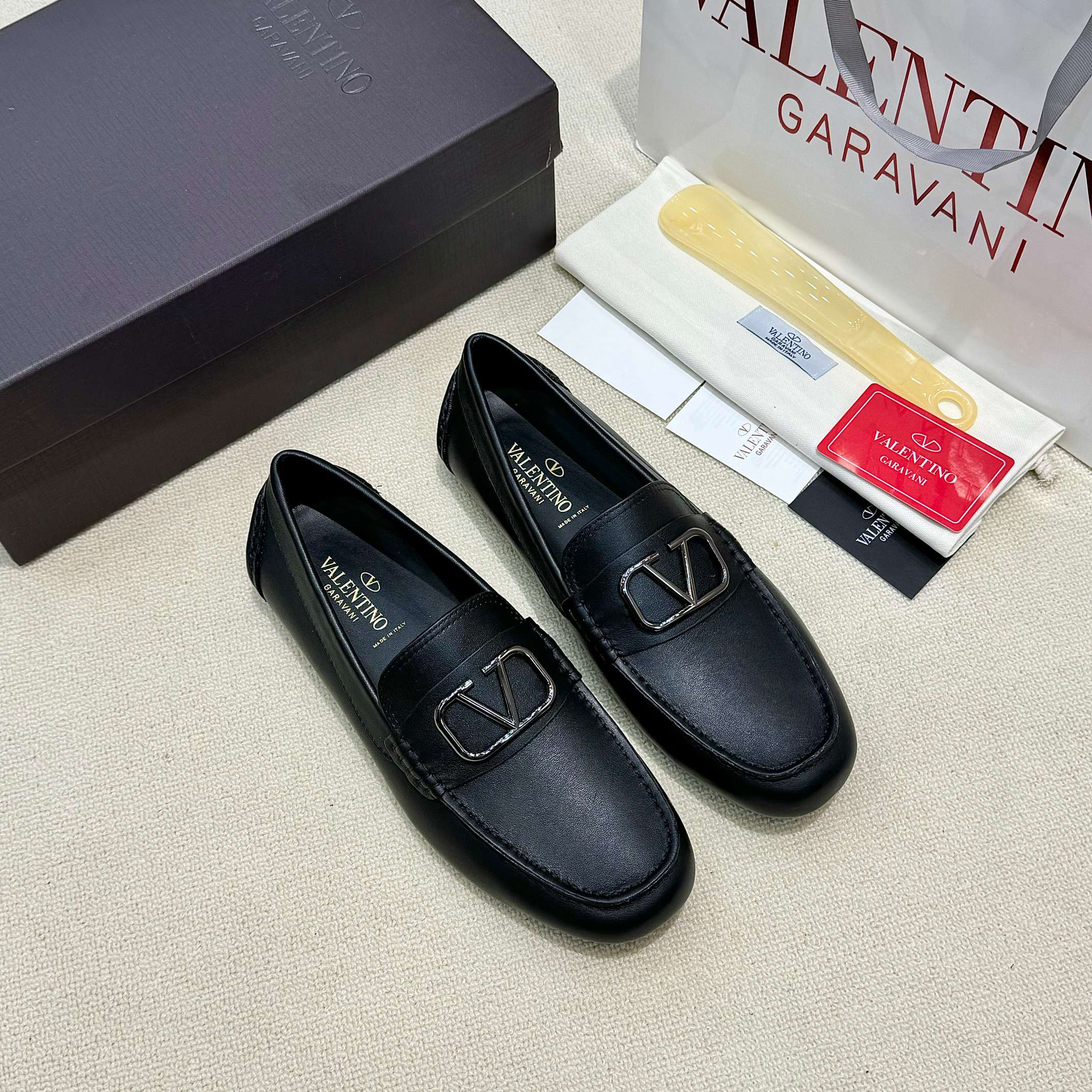 LuxluxHouse Best Quality Shoes Valentino
