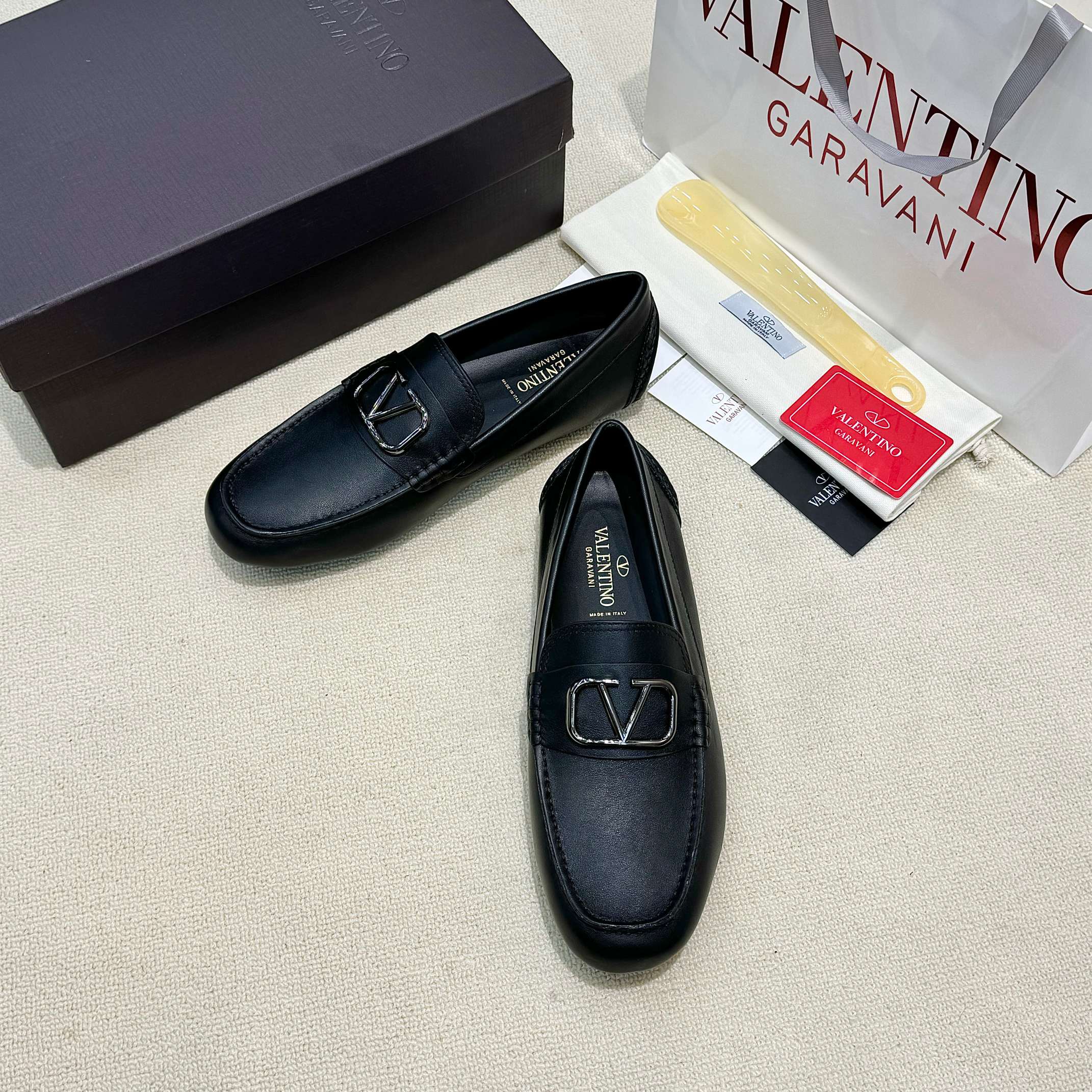 LuxluxHouse Best Quality Shoes Valentino