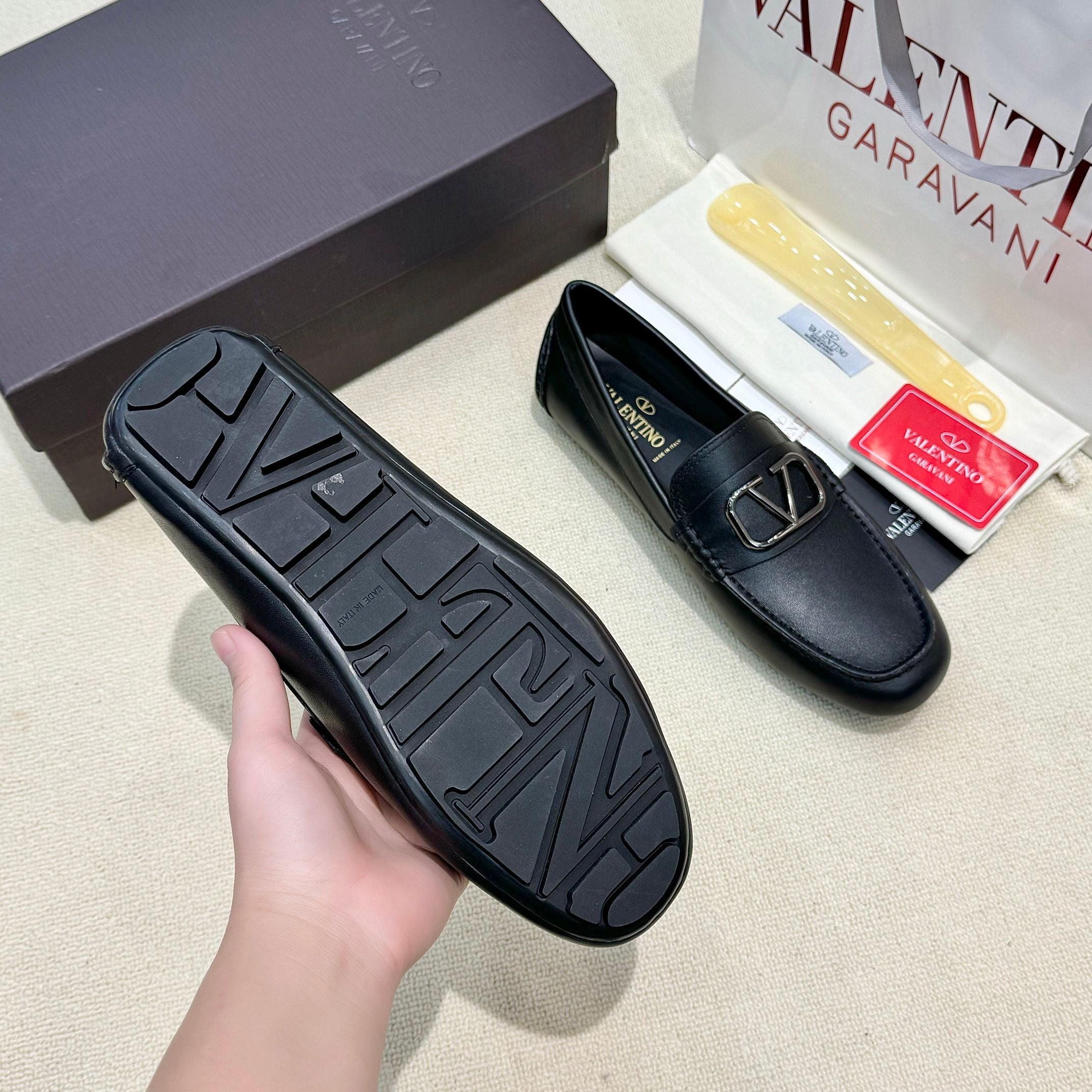 LuxluxHouse Best Quality Shoes Valentino