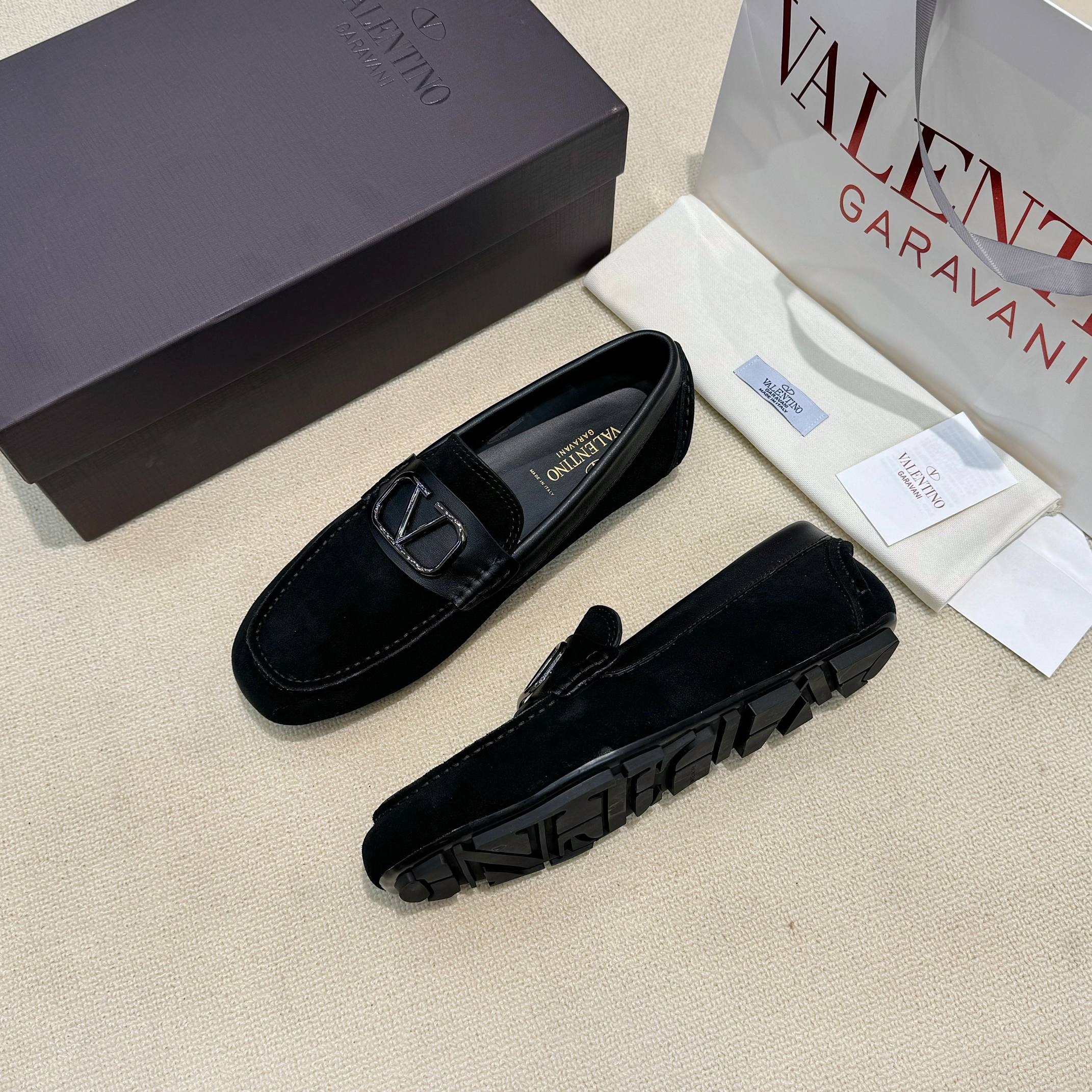 LuxluxHouse Best Quality Shoes Valentino
